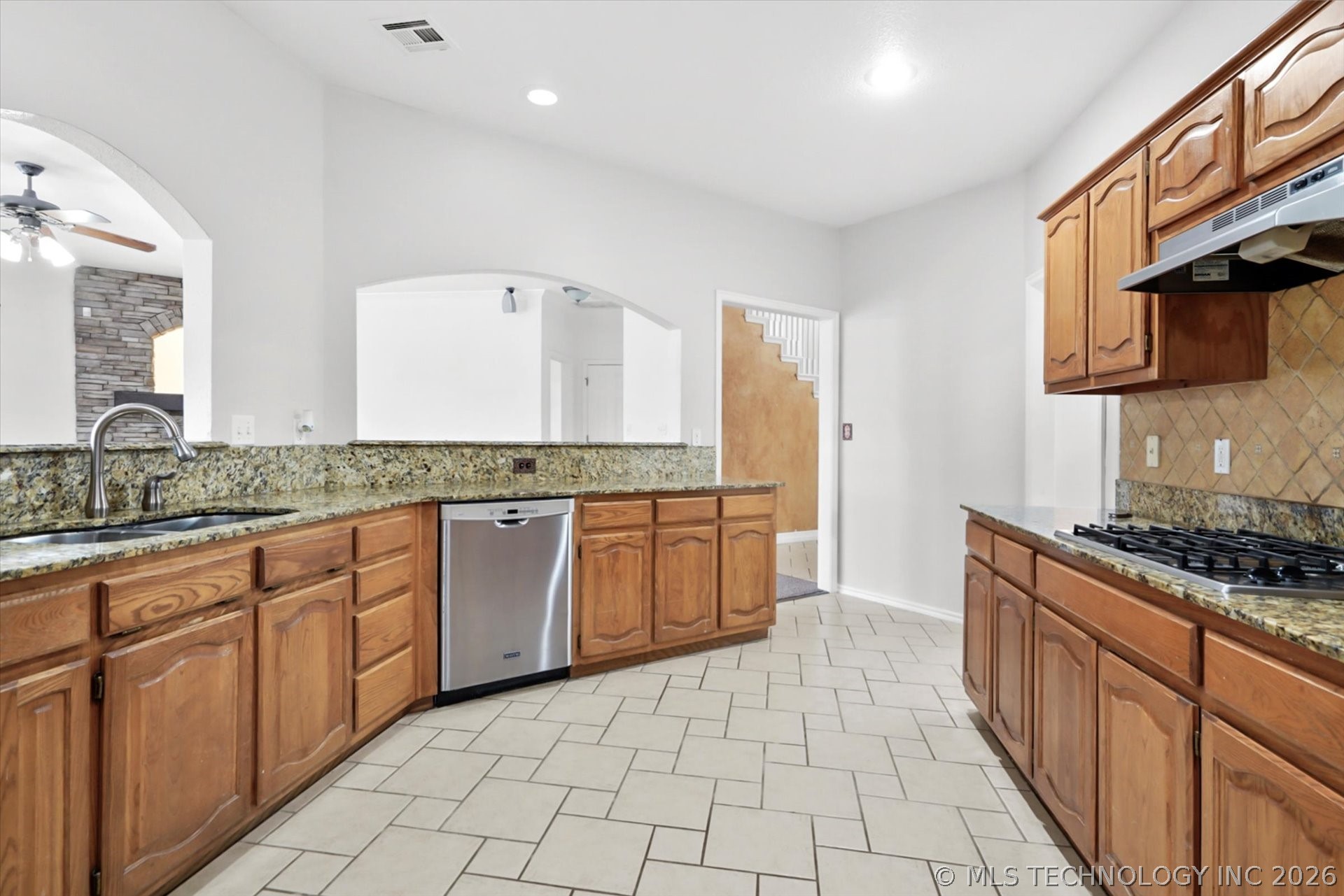 4113 W Canton Street Property Photo 11