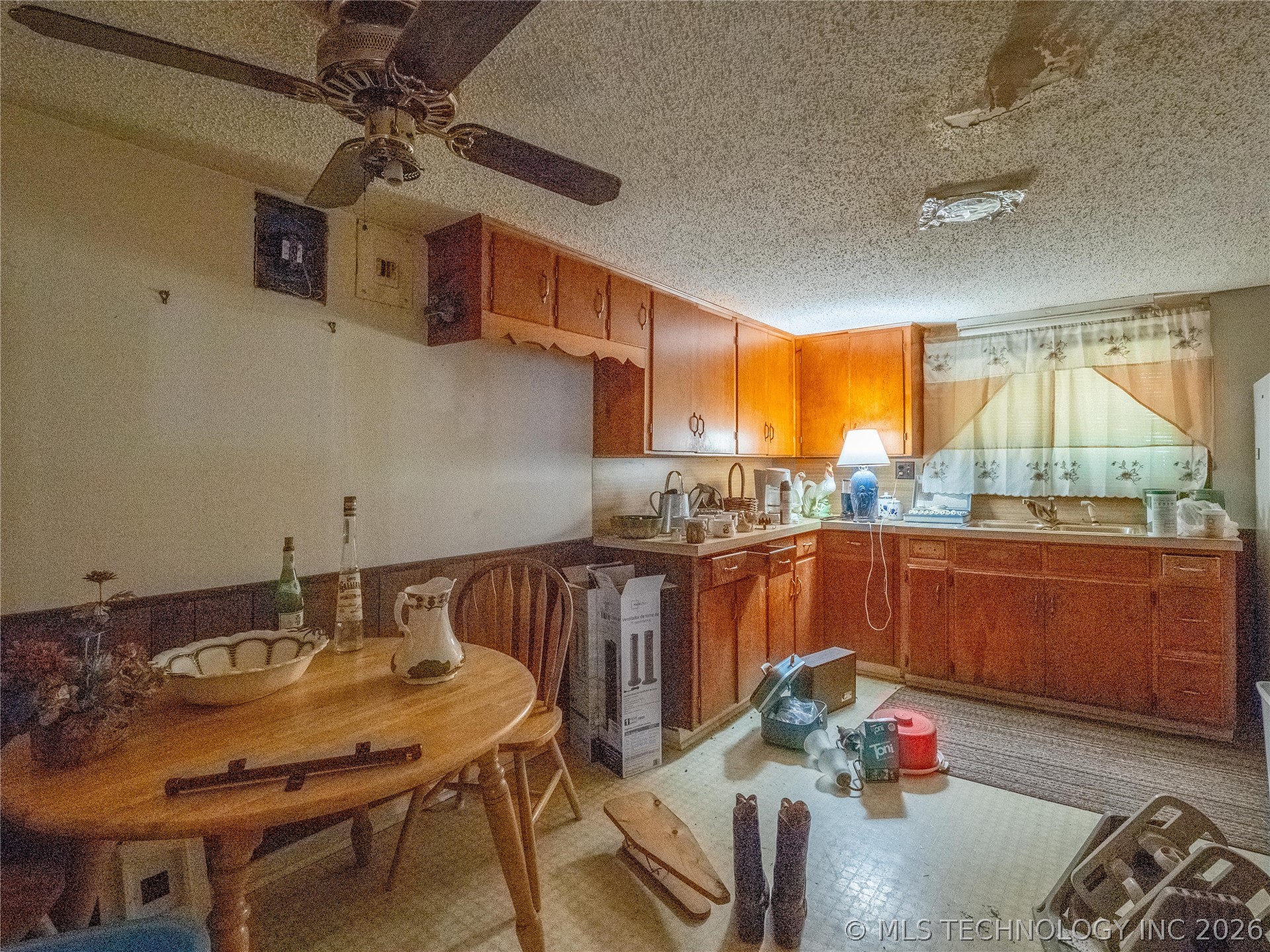 2300 N A Street Property Photo 5