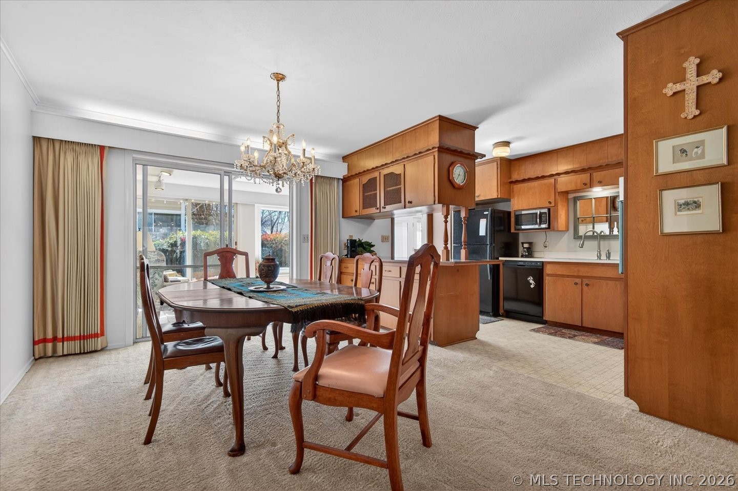 105 W 12th Street Property Photo 6