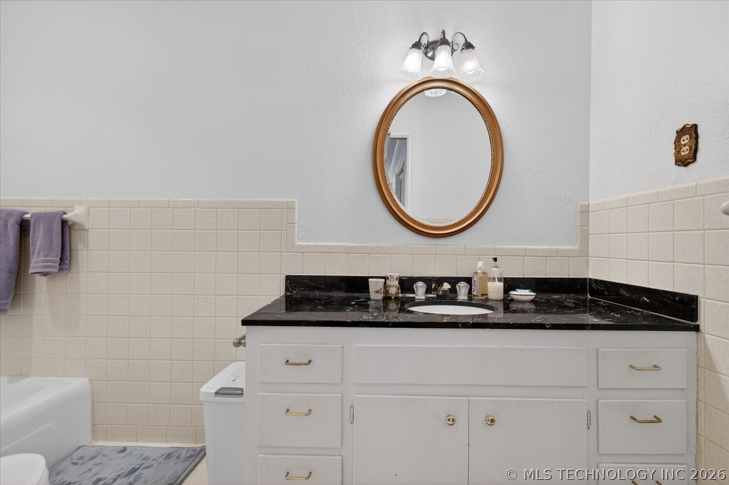 105 W 12th Street Property Photo 17