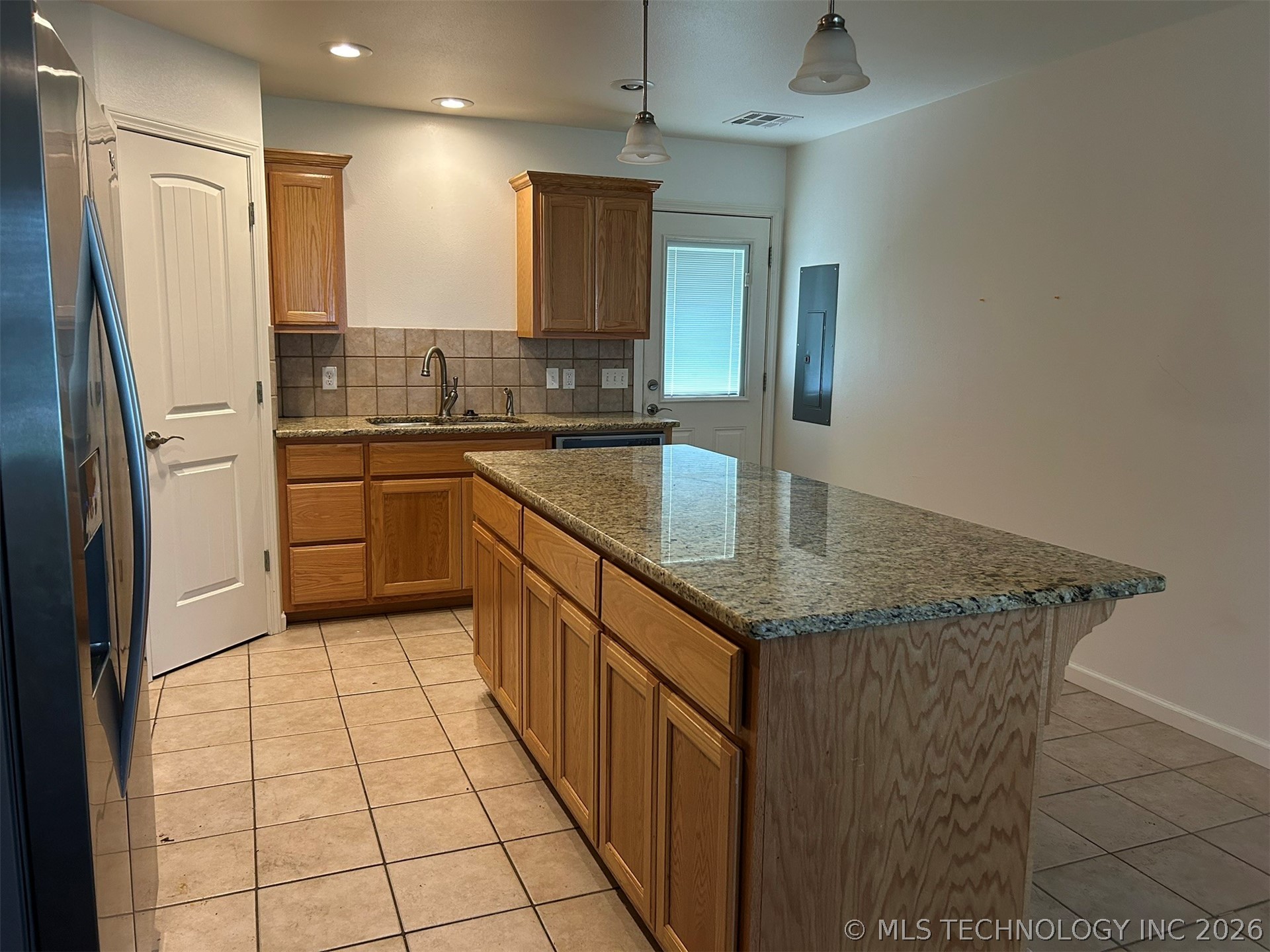 355 E Spring Street Property Photo 5
