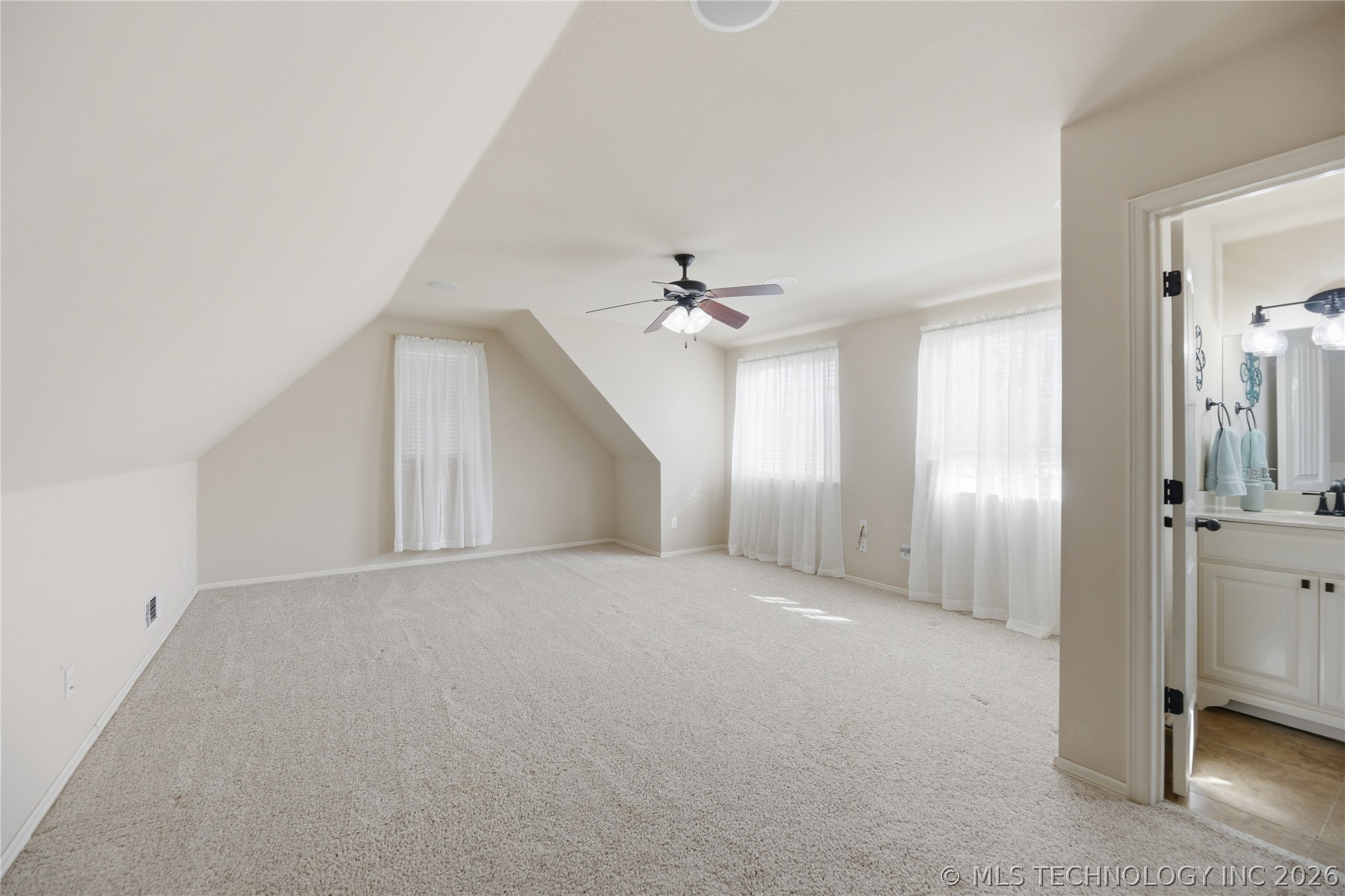 18522 E 79th Street N Property Photo 27