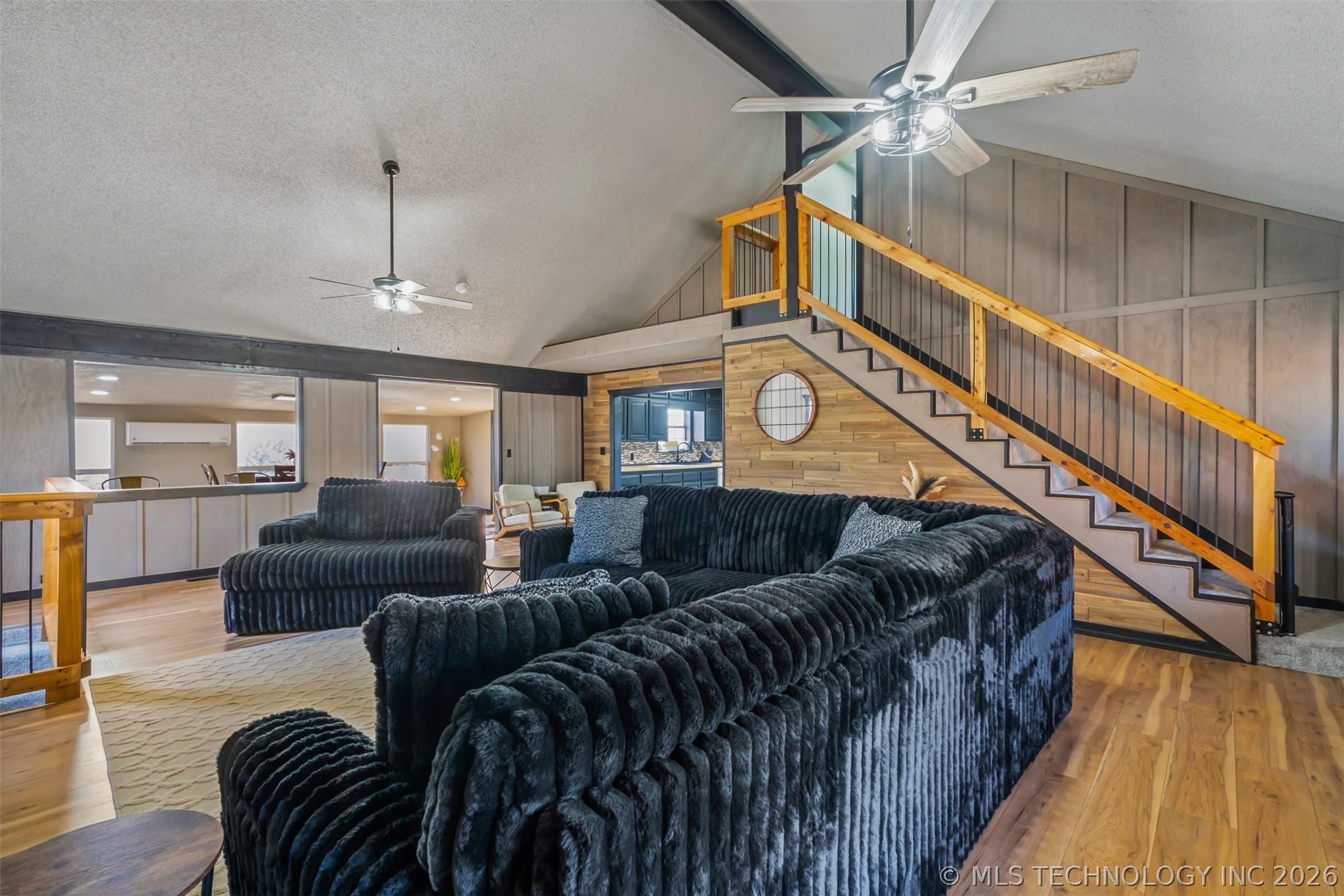 1455 Flint Ridge Drive Property Photo 4