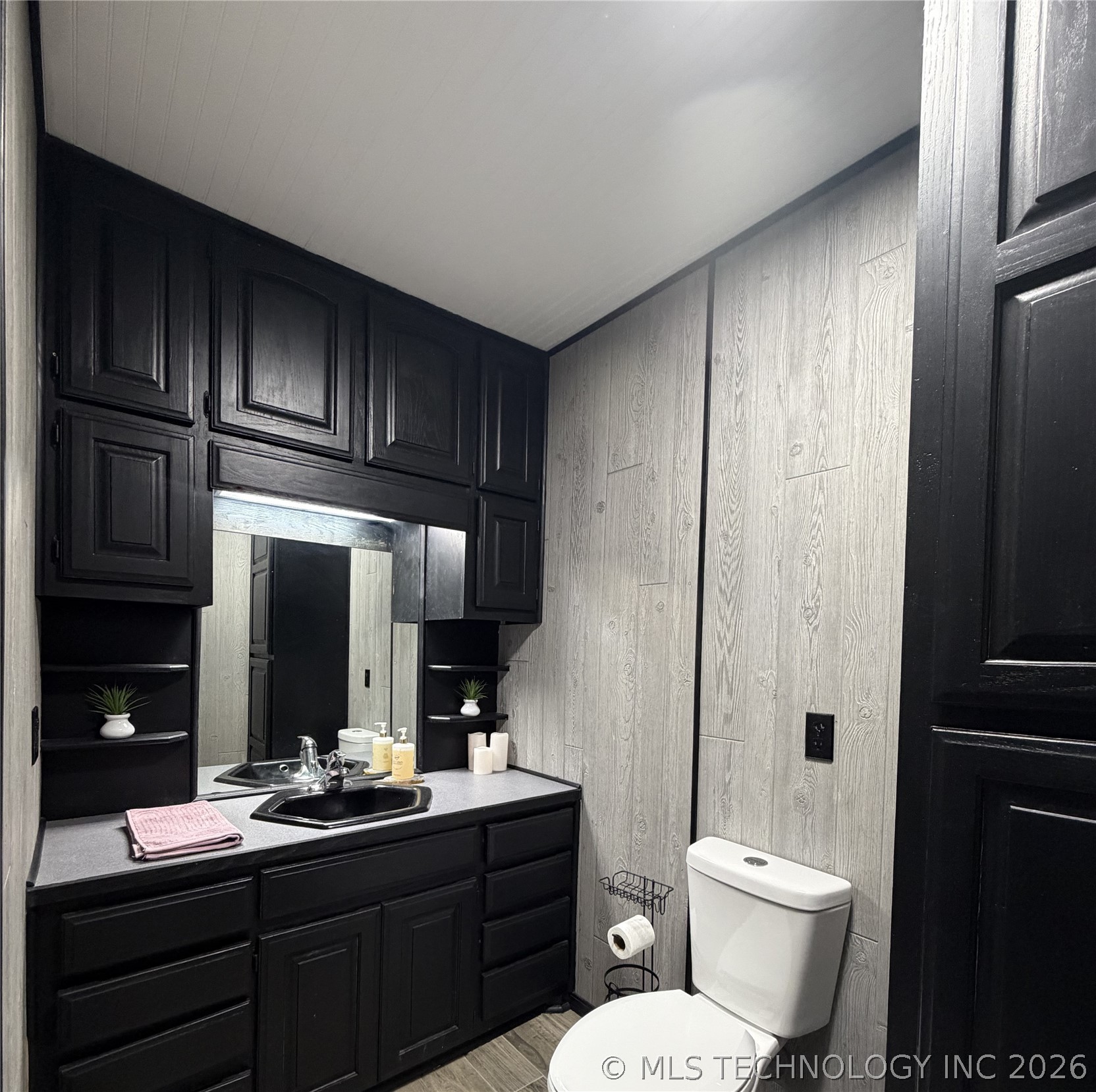 1455 Flint Ridge Drive Property Photo 30