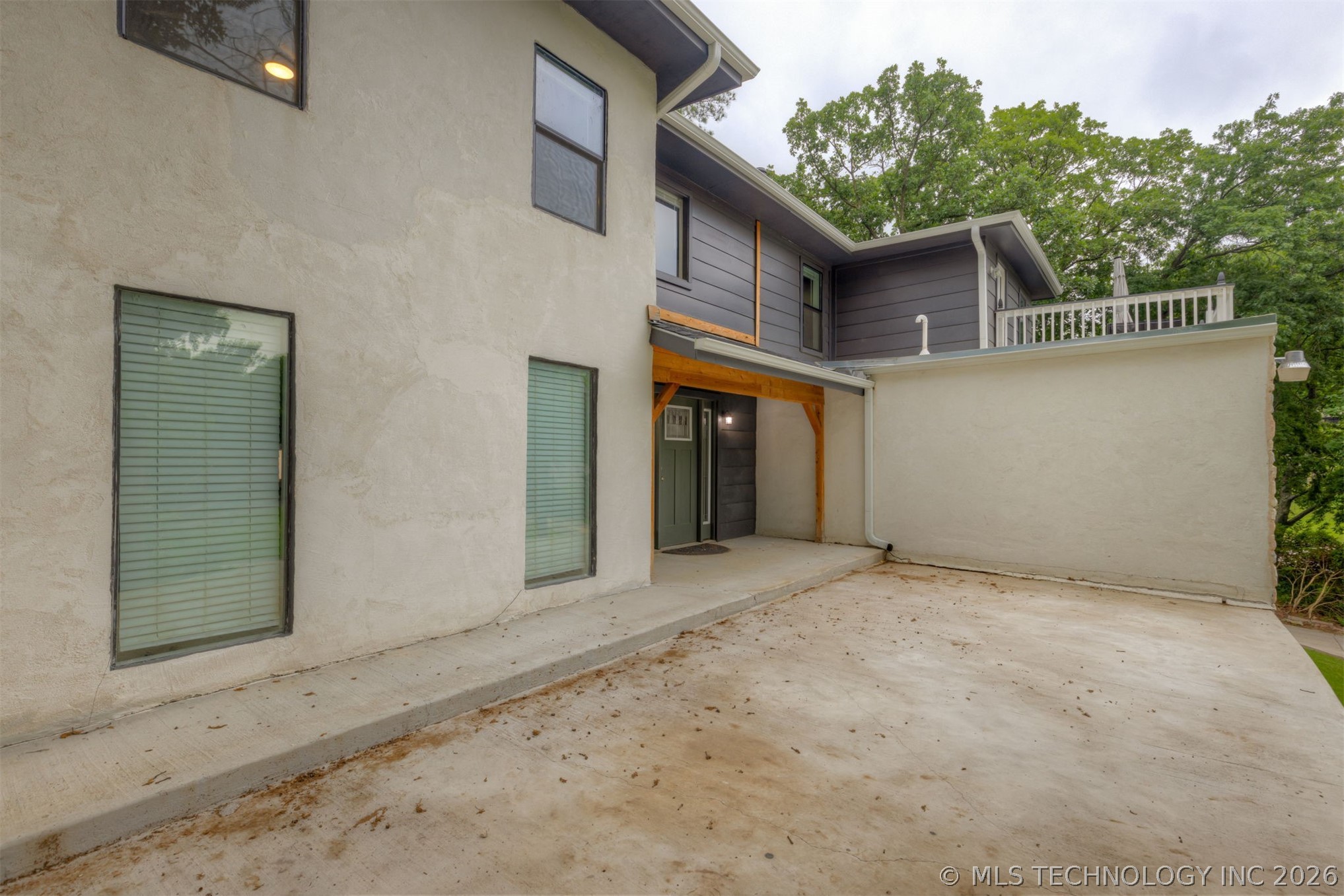7423 S Urbana Avenue Property Photo 4
