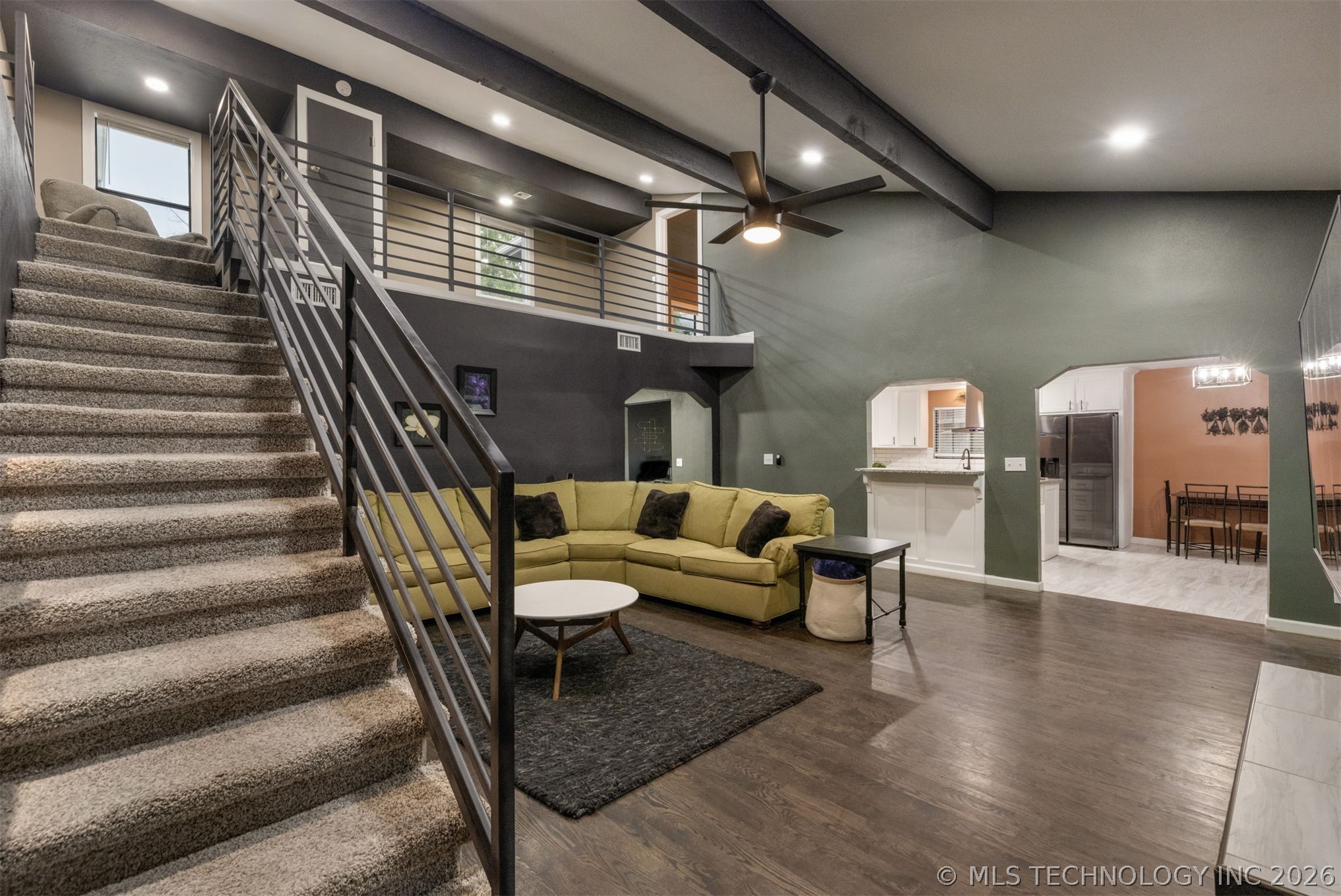 7423 S Urbana Avenue Property Photo 7