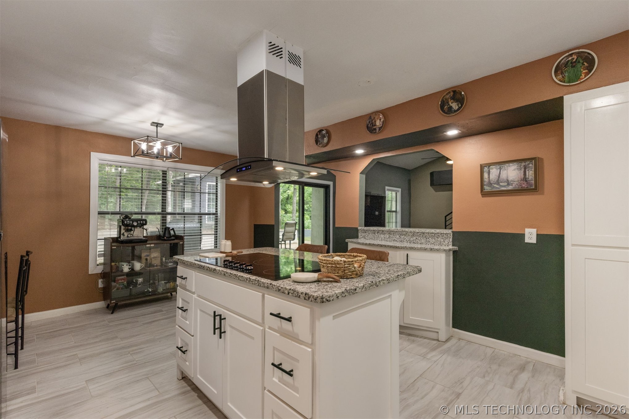 7423 S Urbana Avenue Property Photo 12