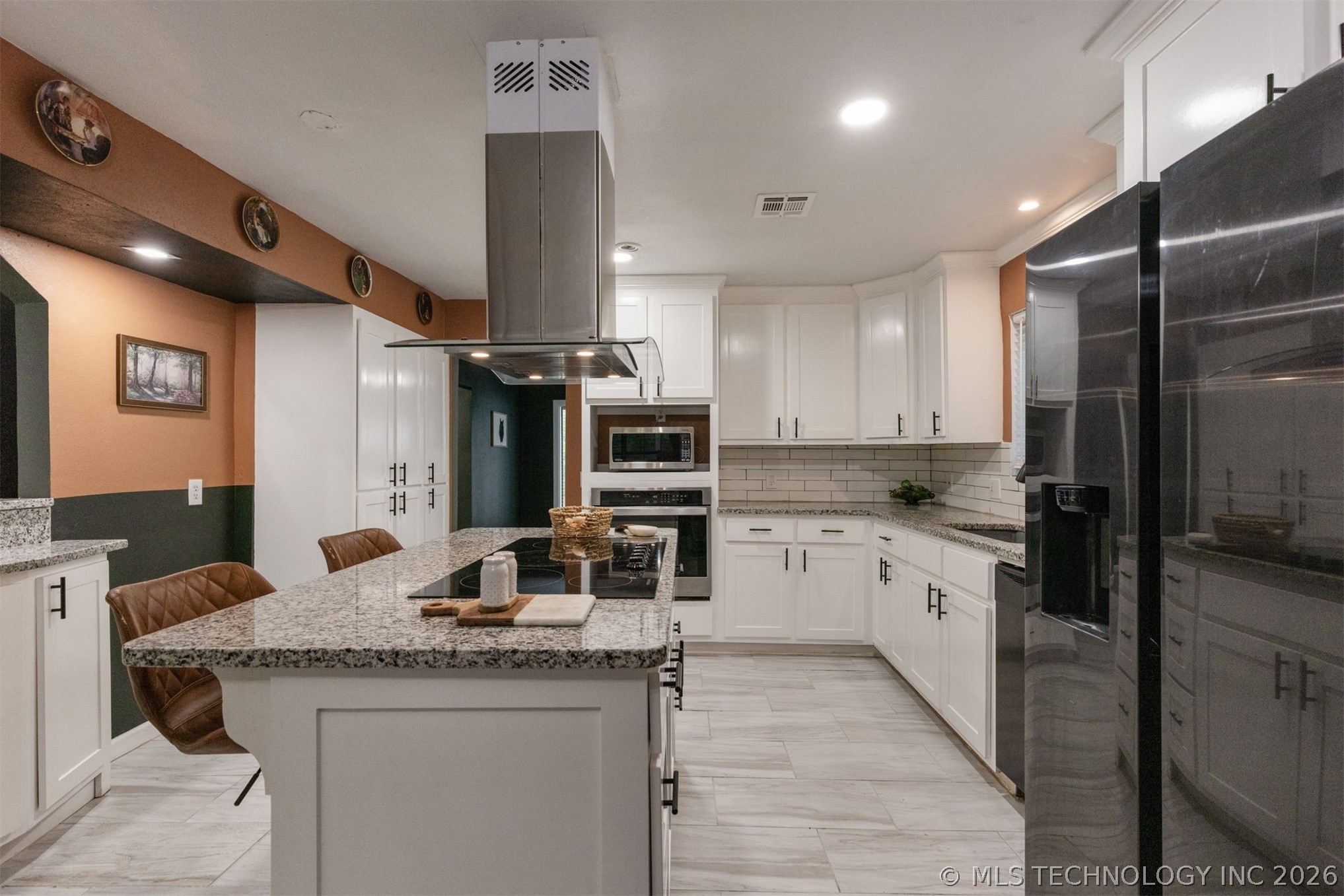 7423 S Urbana Avenue Property Photo 13