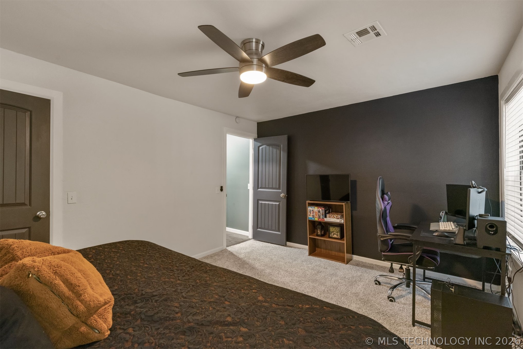 7423 S Urbana Avenue Property Photo 17
