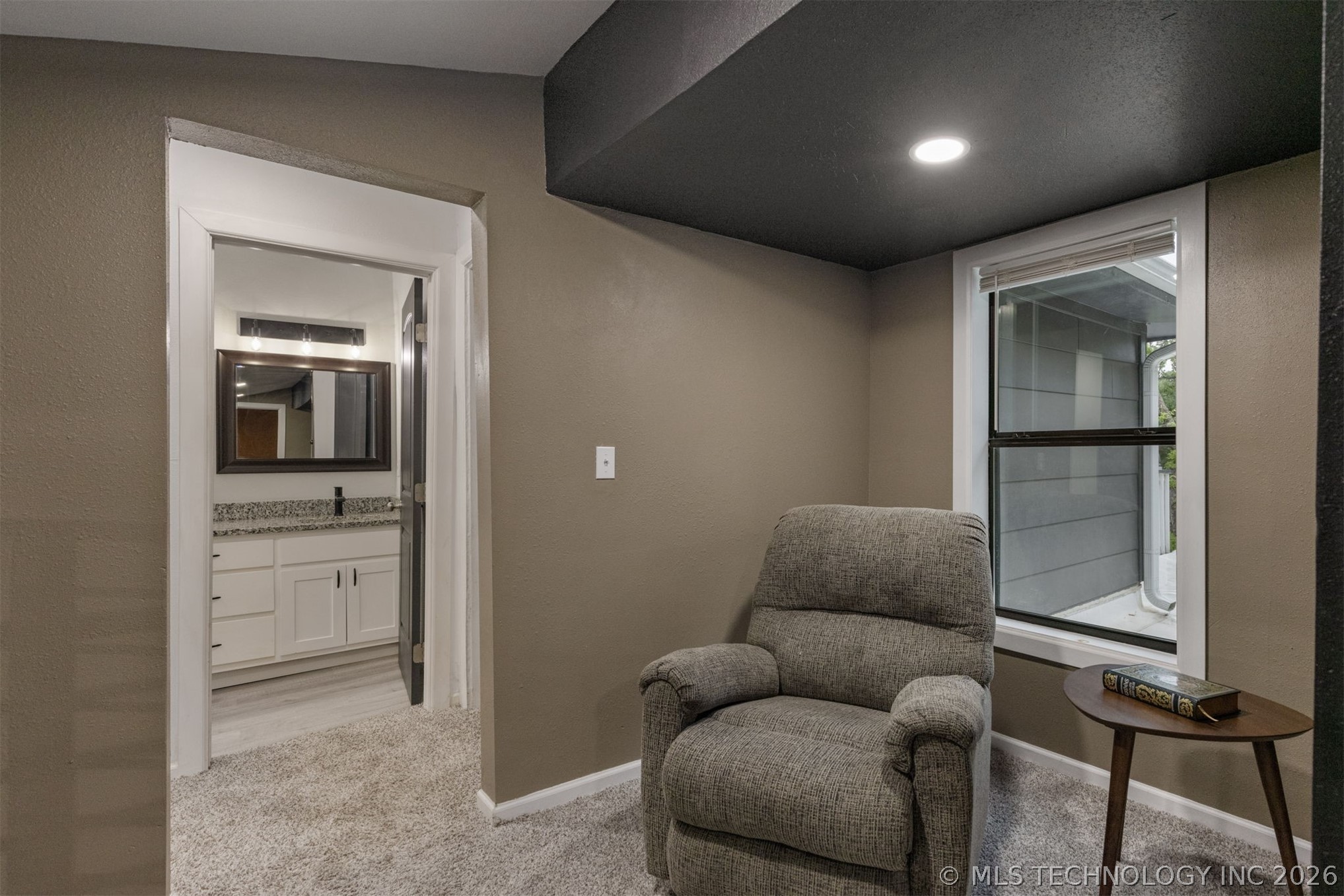 7423 S Urbana Avenue Property Photo 24