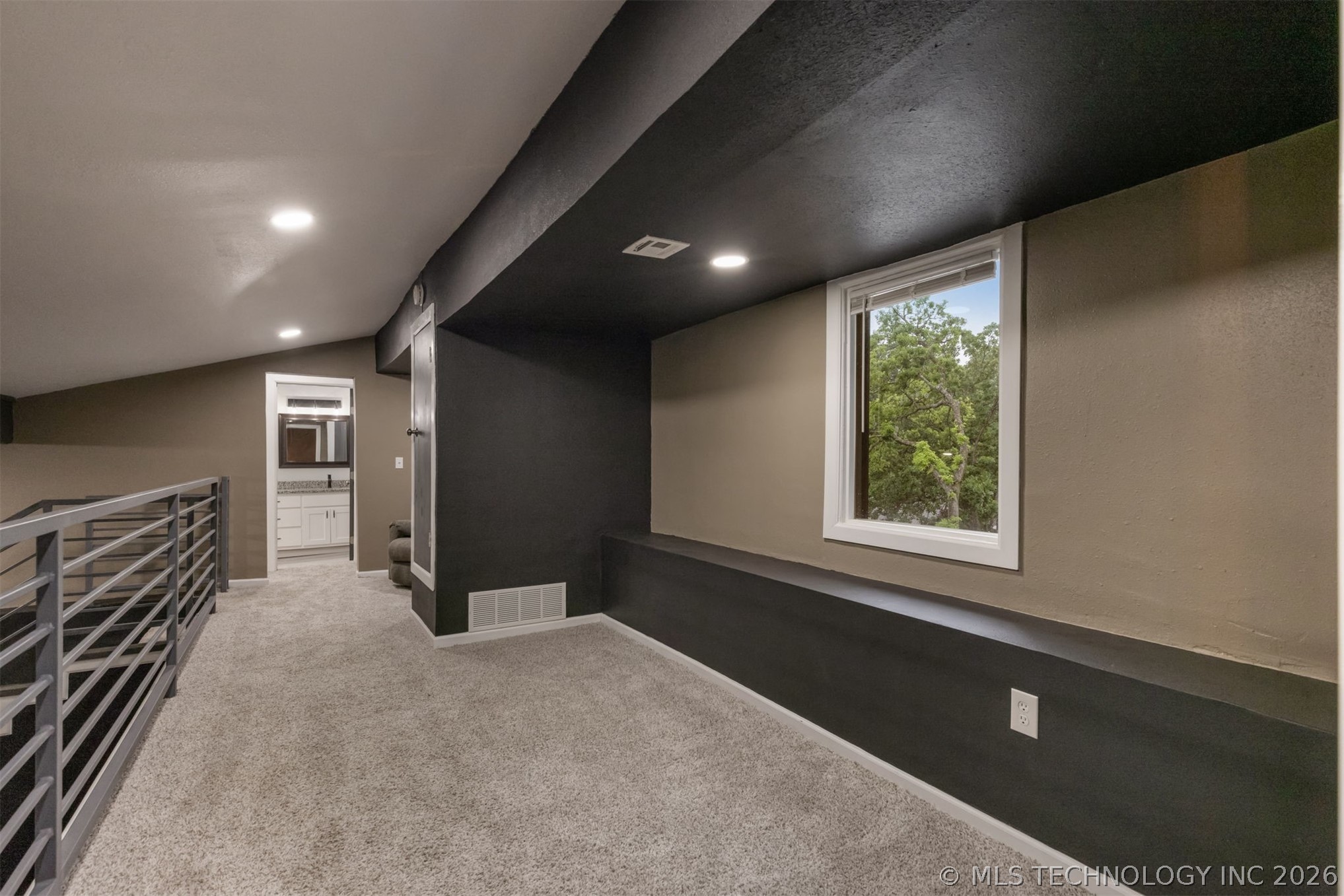 7423 S Urbana Avenue Property Photo 25