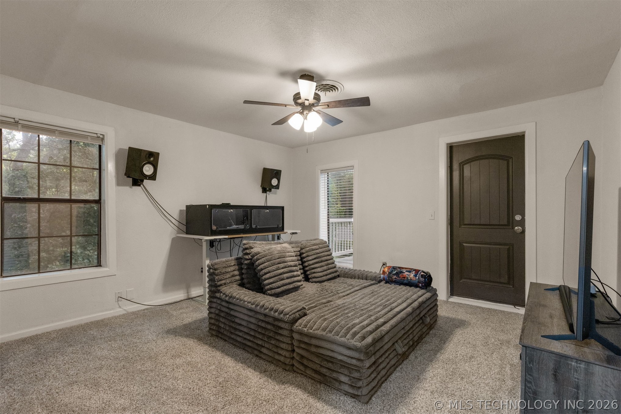 7423 S Urbana Avenue Property Photo 36