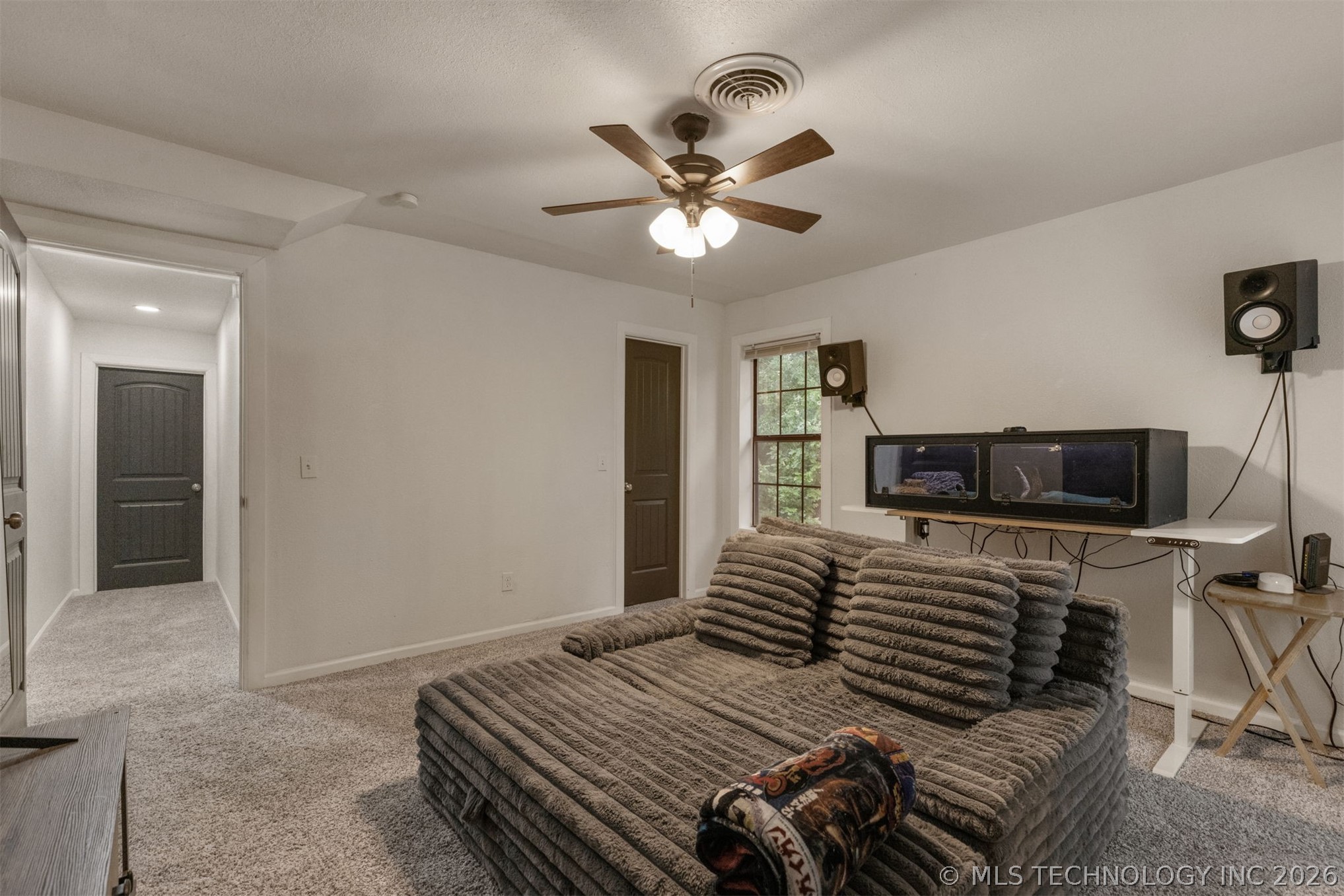 7423 S Urbana Avenue Property Photo 37
