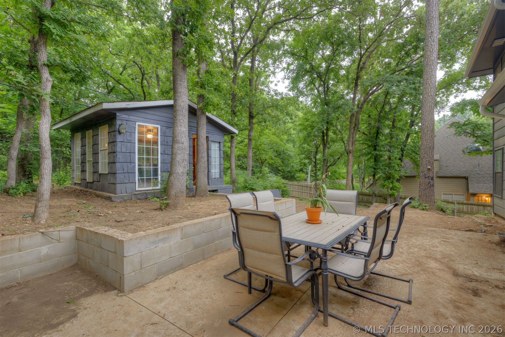 7423 S Urbana Avenue Property Photo 44