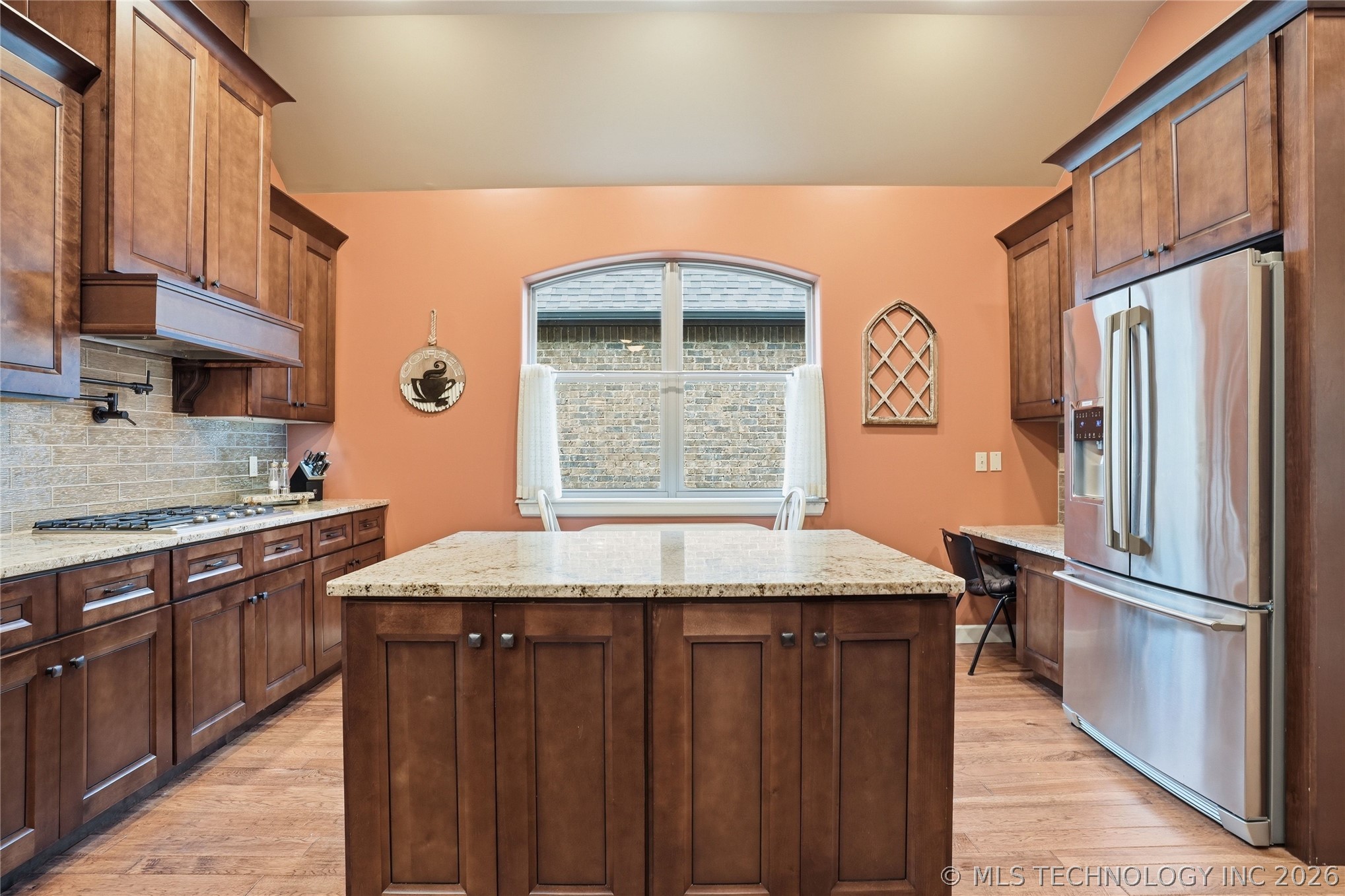647 E Huntsville Place Property Photo 18