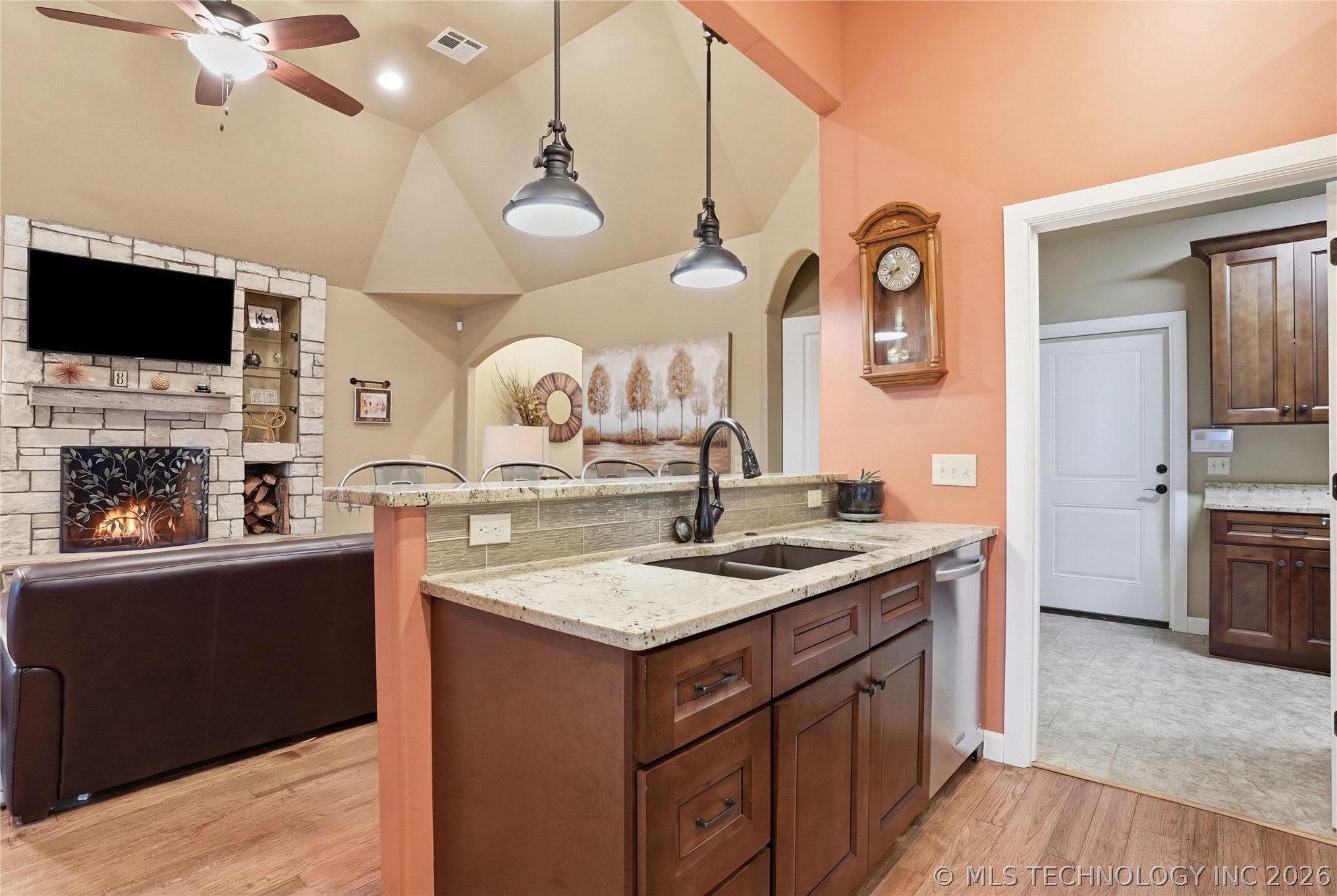 647 E Huntsville Place Property Photo 19