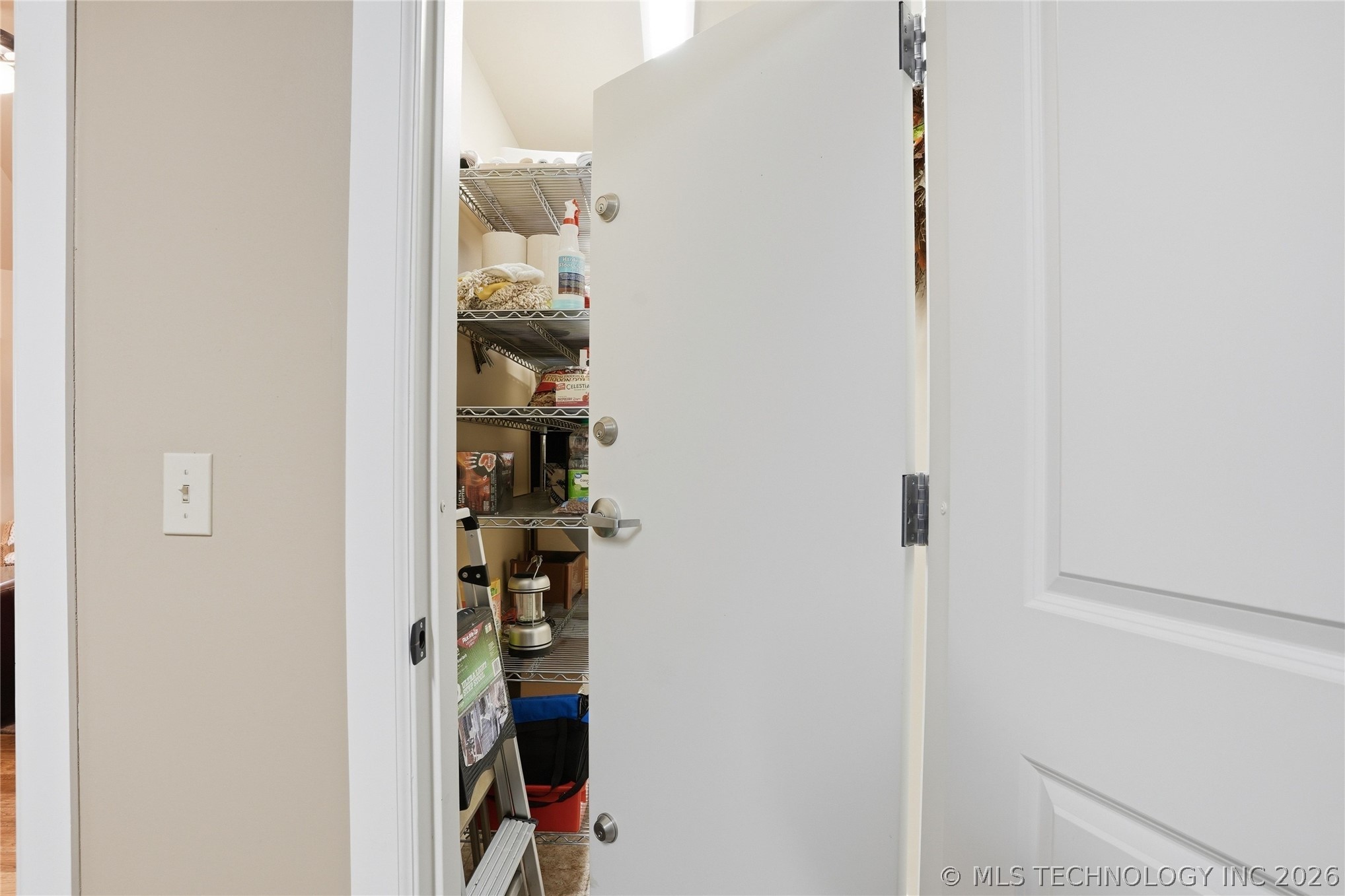 647 E Huntsville Place Property Photo 28