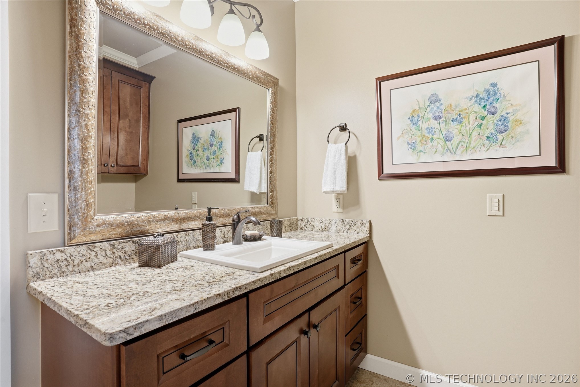 647 E Huntsville Place Property Photo 30