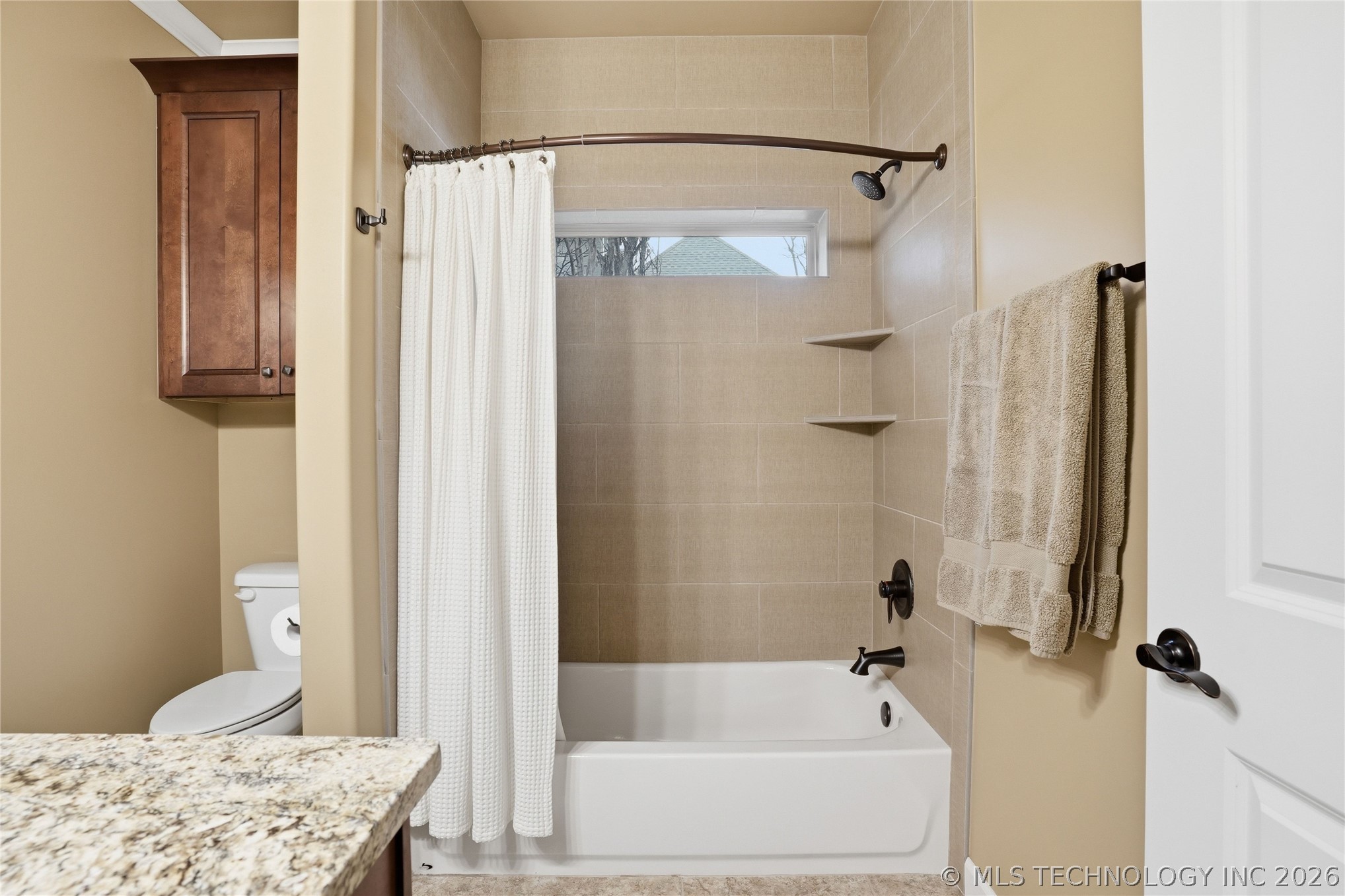 647 E Huntsville Place Property Photo 31