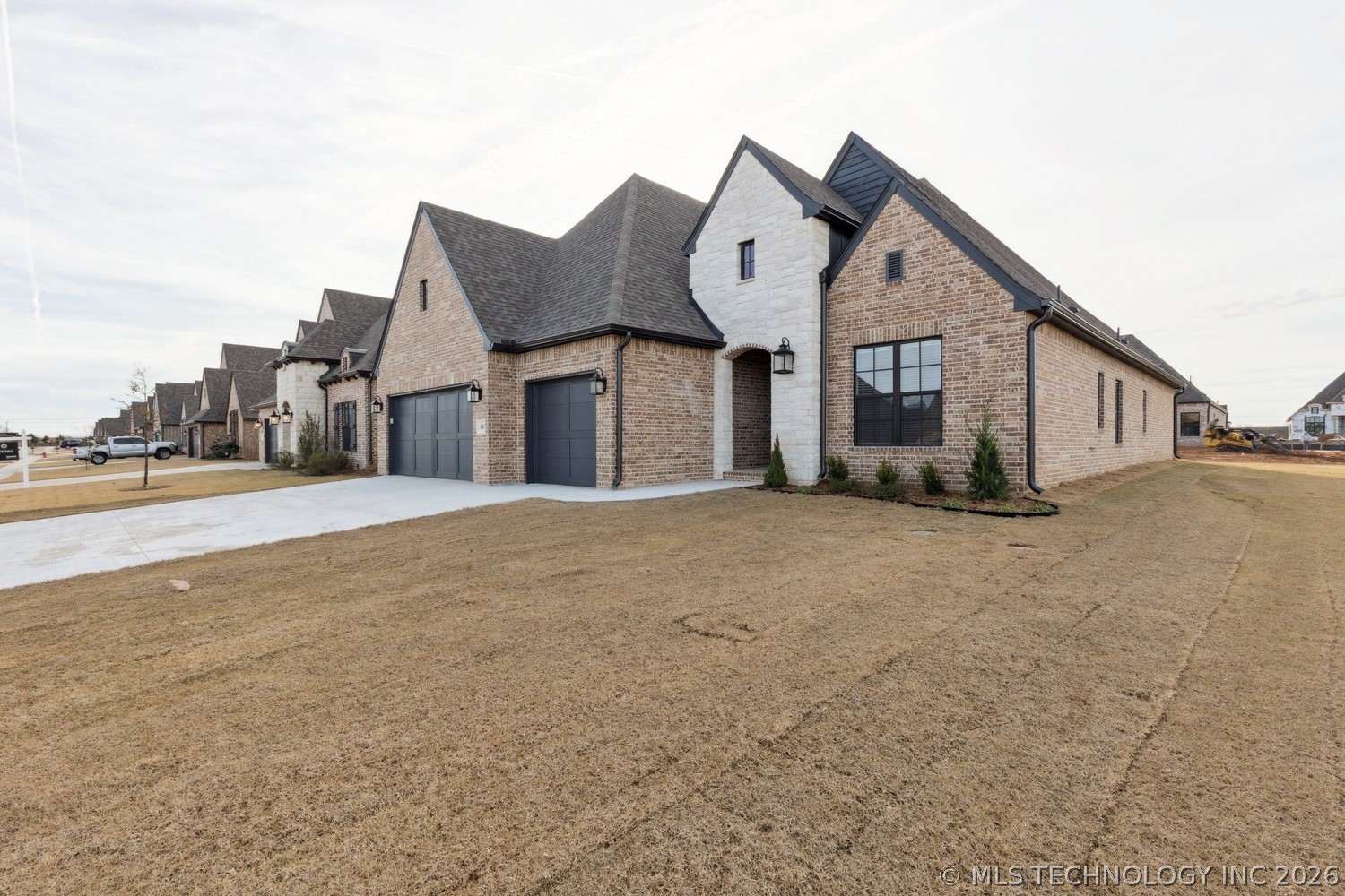 668 E 148th Place S Property Photo 2