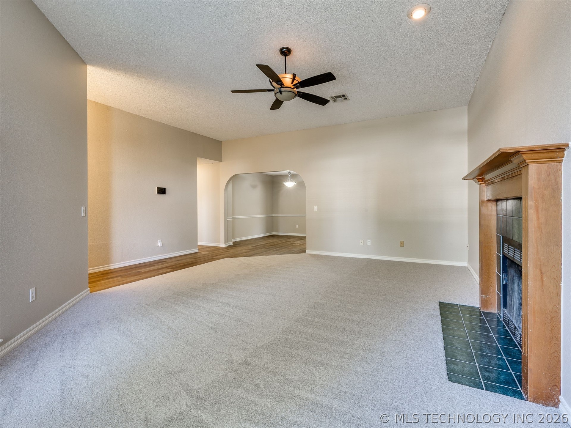 4212 S Oak Avenue Property Photo 7