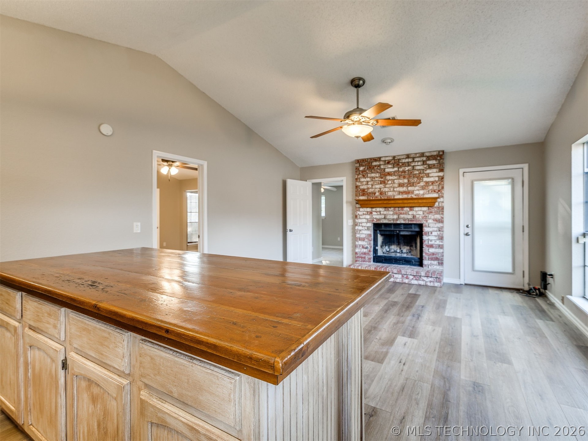 4212 S Oak Avenue Property Photo 15