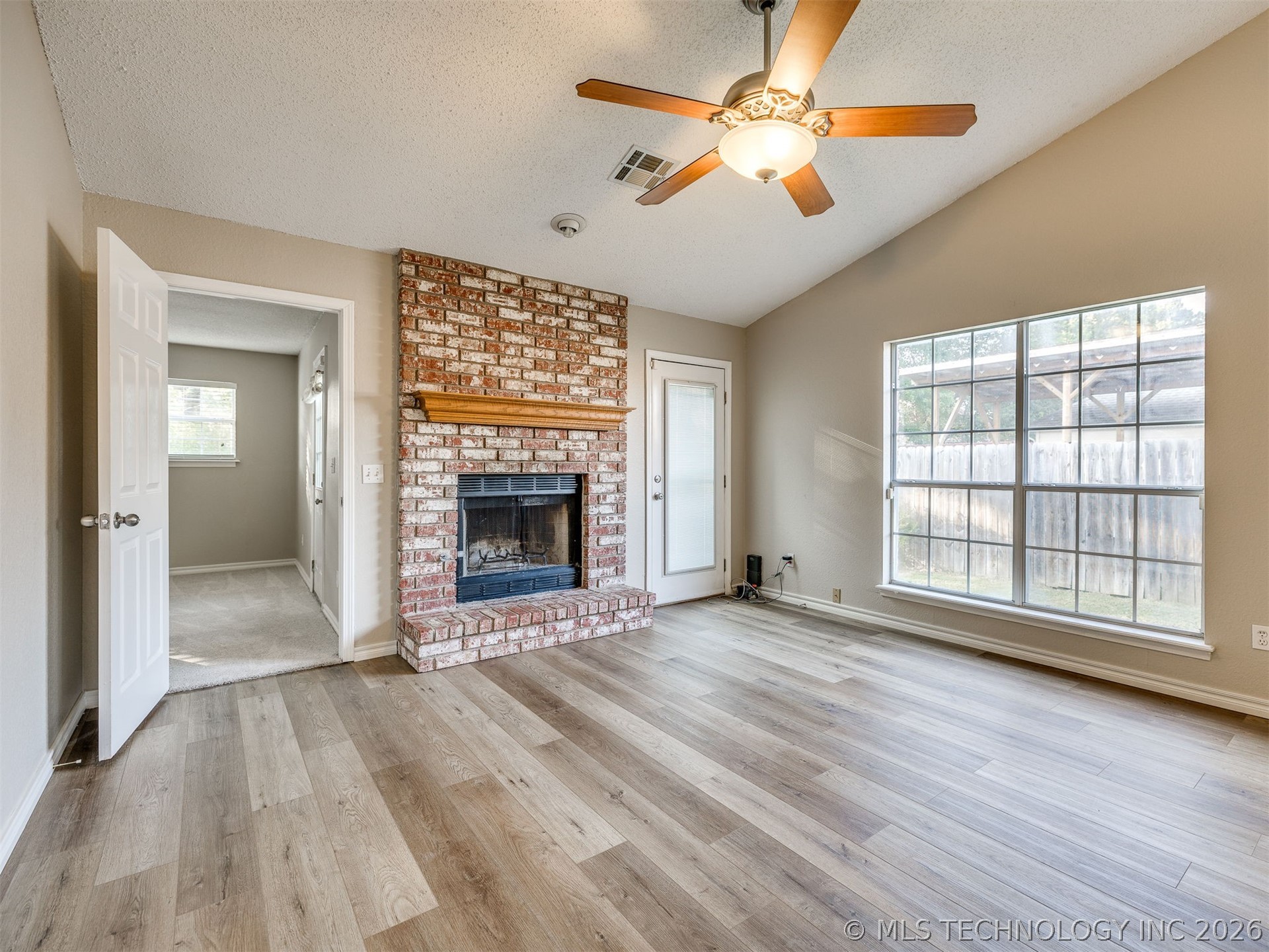 4212 S Oak Avenue Property Photo 19