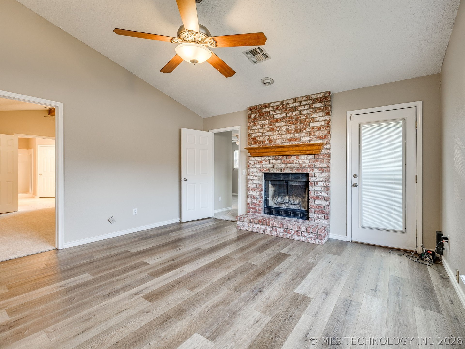 4212 S Oak Avenue Property Photo 21