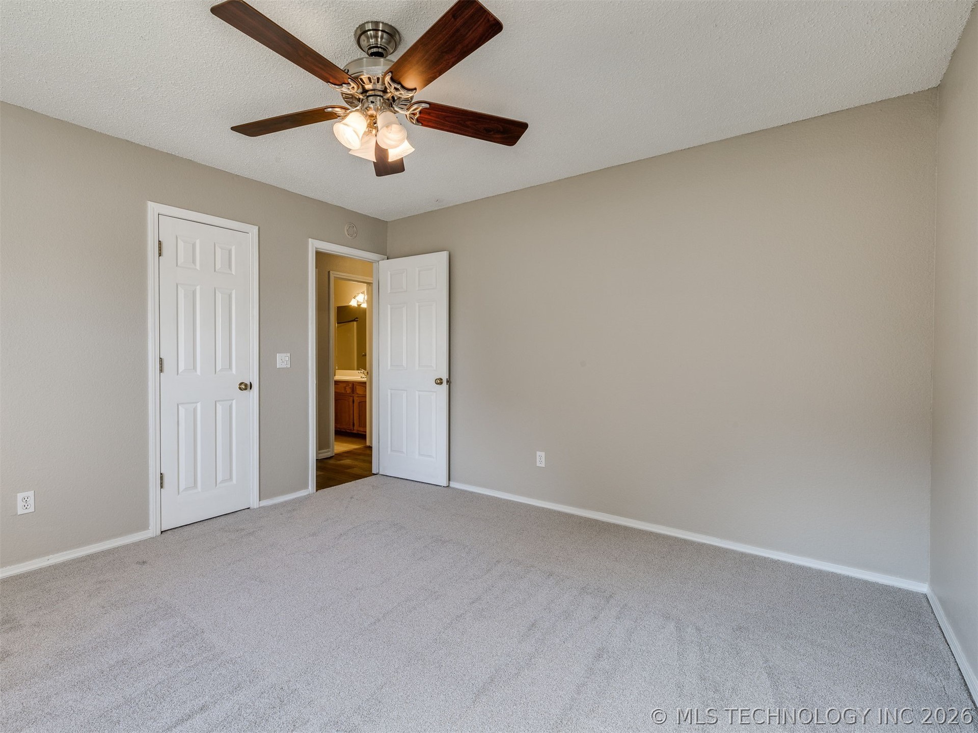 4212 S Oak Avenue Property Photo 35