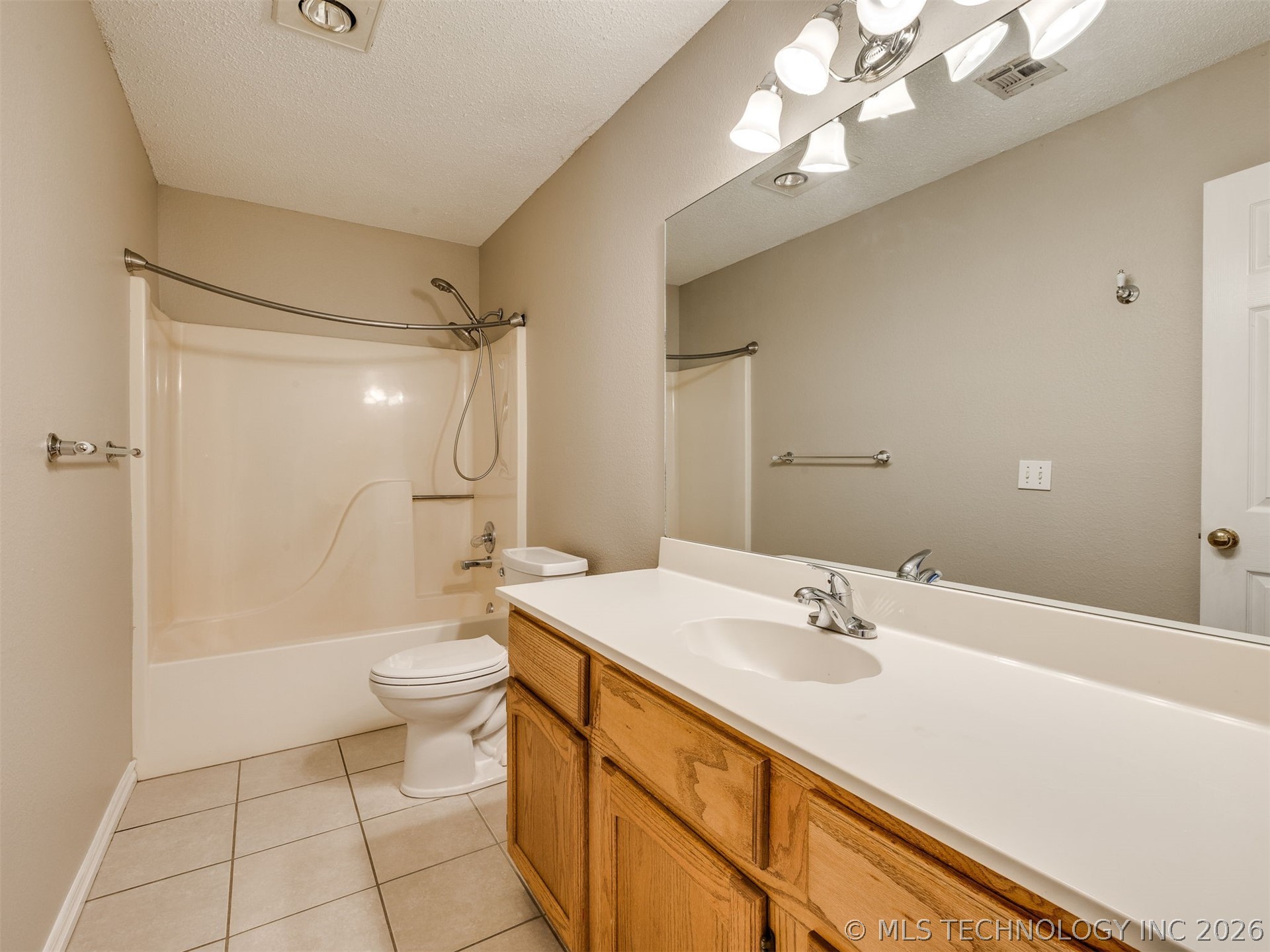 4212 S Oak Avenue Property Photo 38