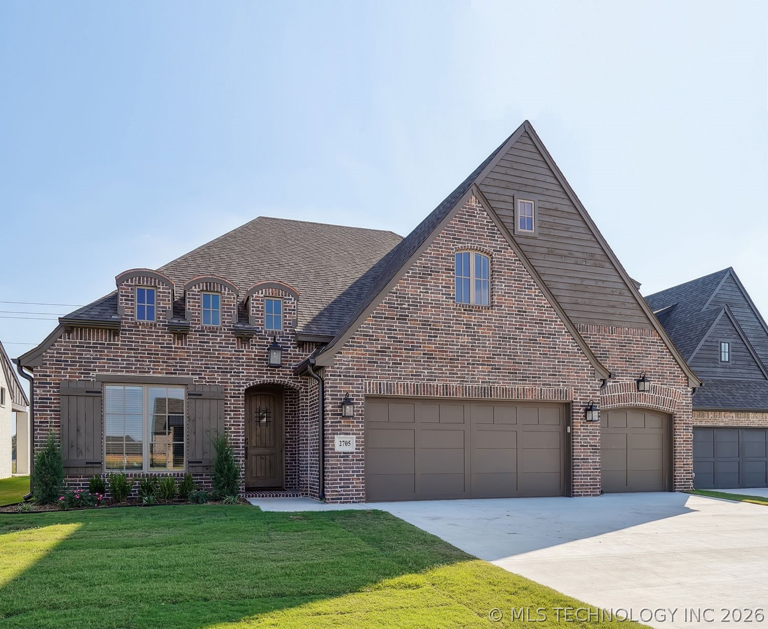2705 W Twin Oaks Street Property Photo 1