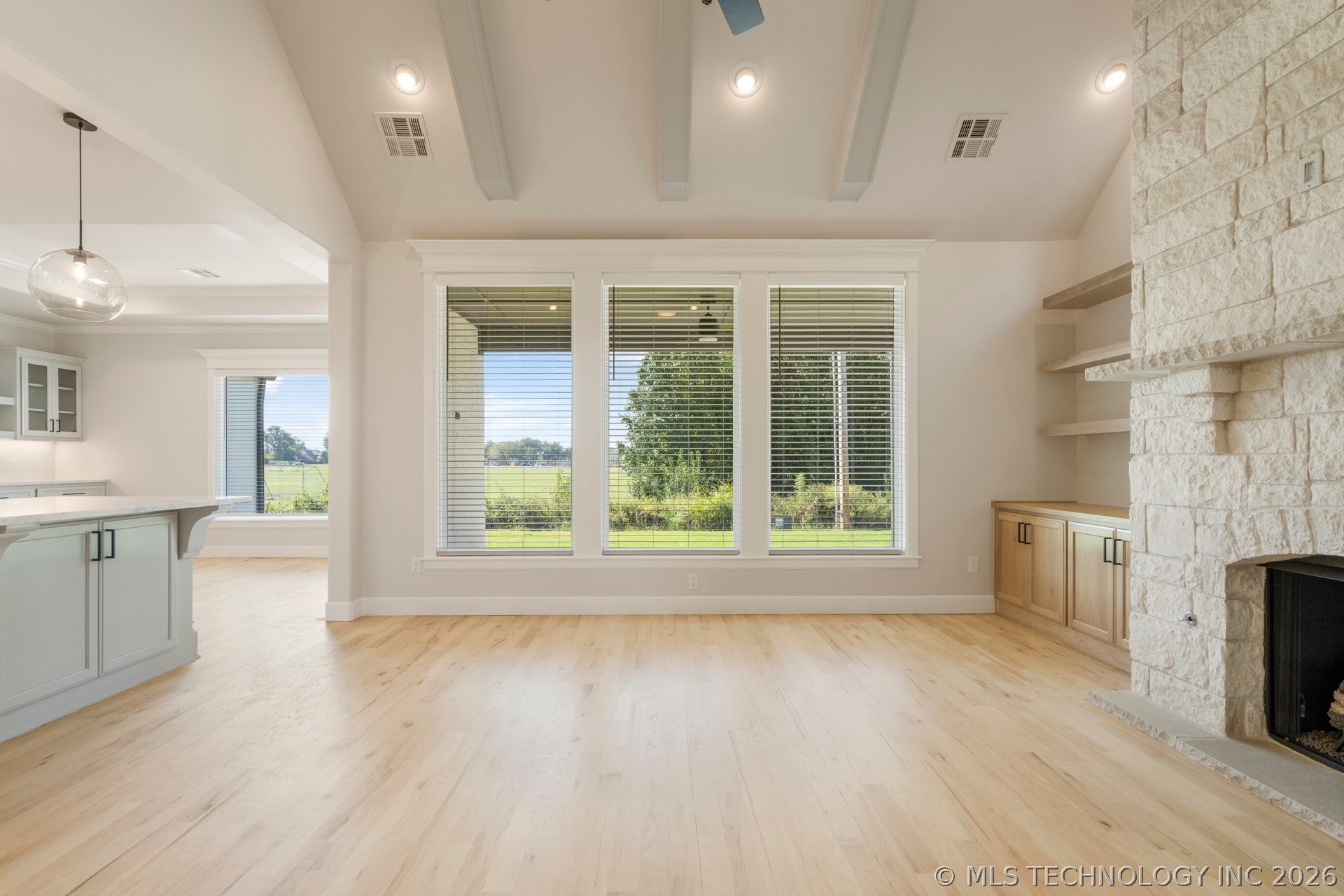 2701 W Twin Oaks Street Property Photo 5