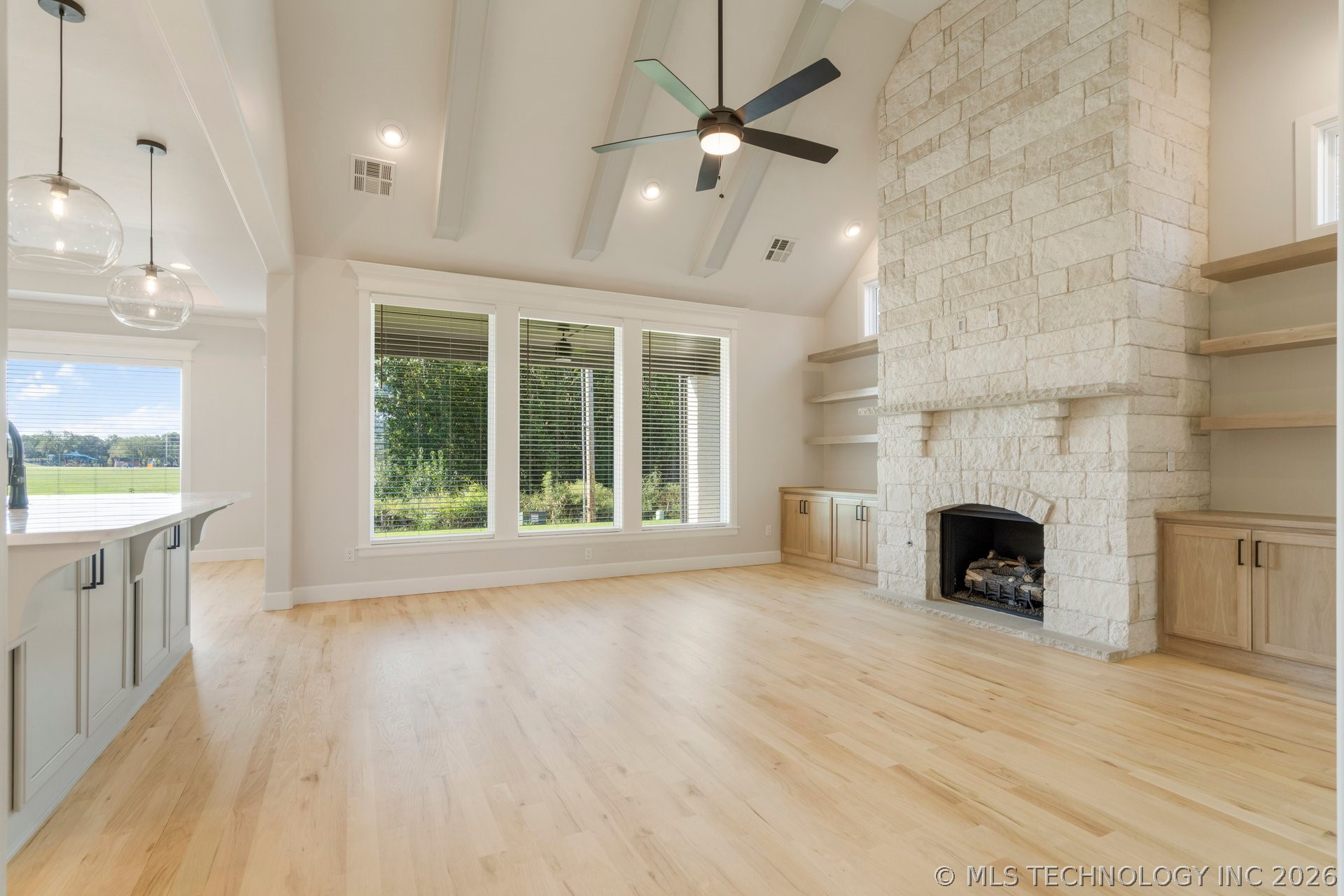 2701 W Twin Oaks Street Property Photo 6