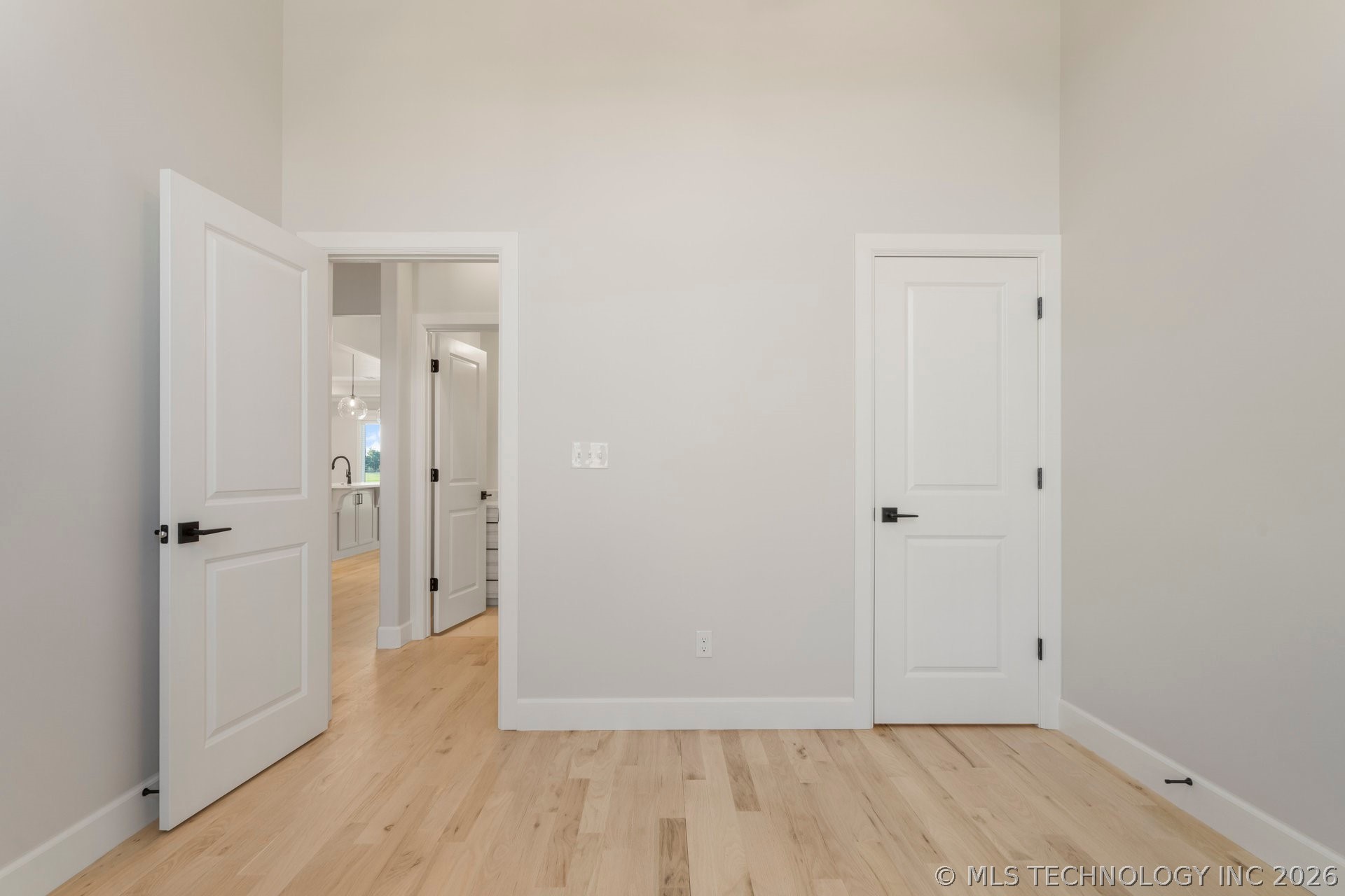 2701 W Twin Oaks Street Property Photo 19