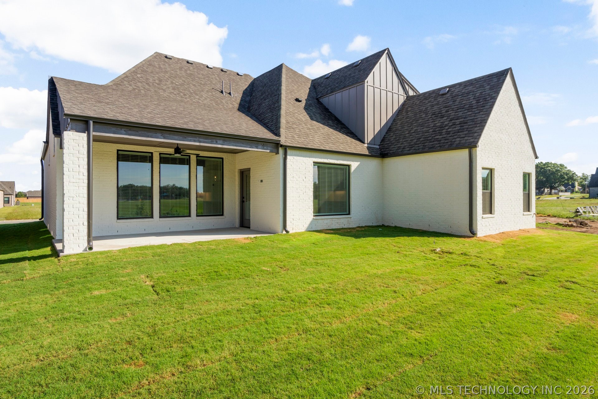2701 W Twin Oaks Street Property Photo 40