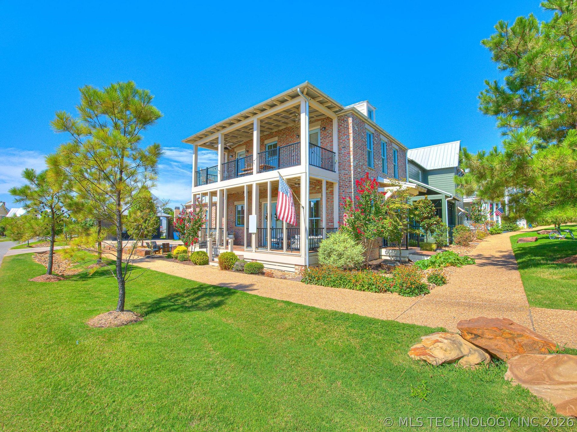 11 Redbud Street Property Photo 4