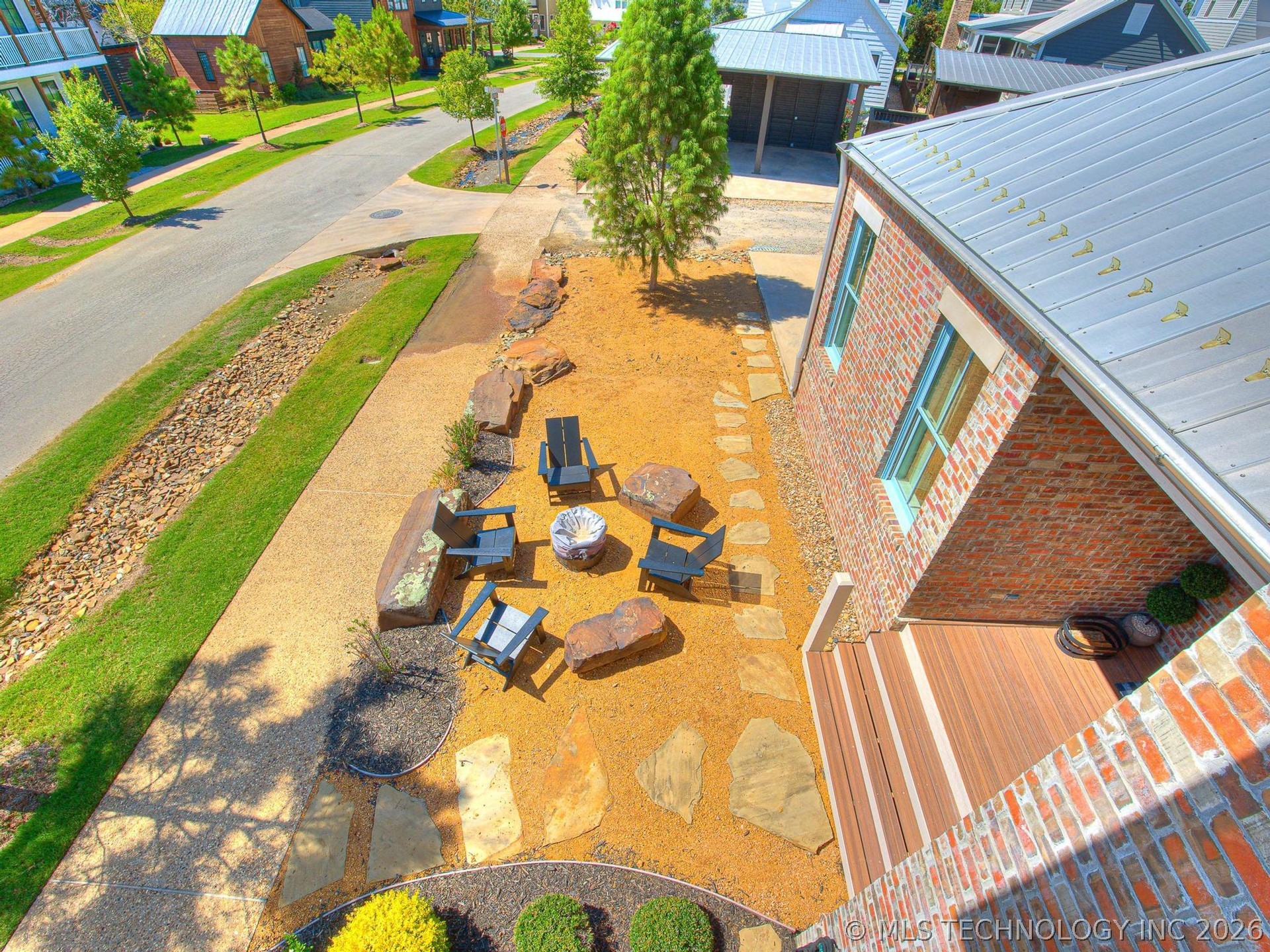 11 Redbud Street Property Photo 27