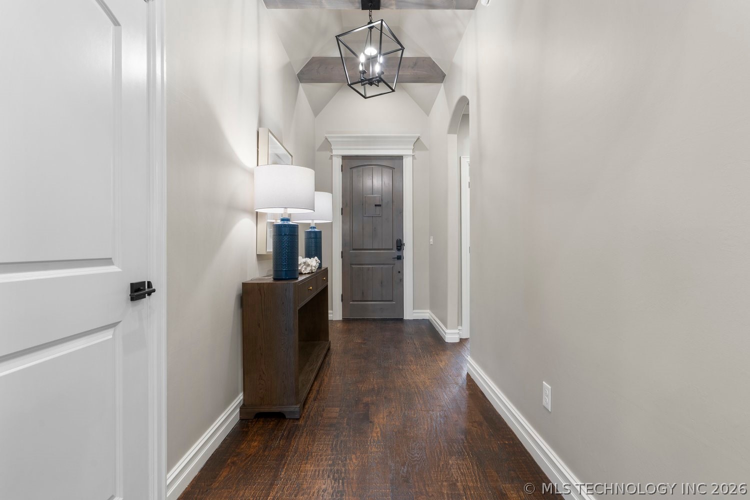 2600 W Twin Oaks Street Property Photo 2