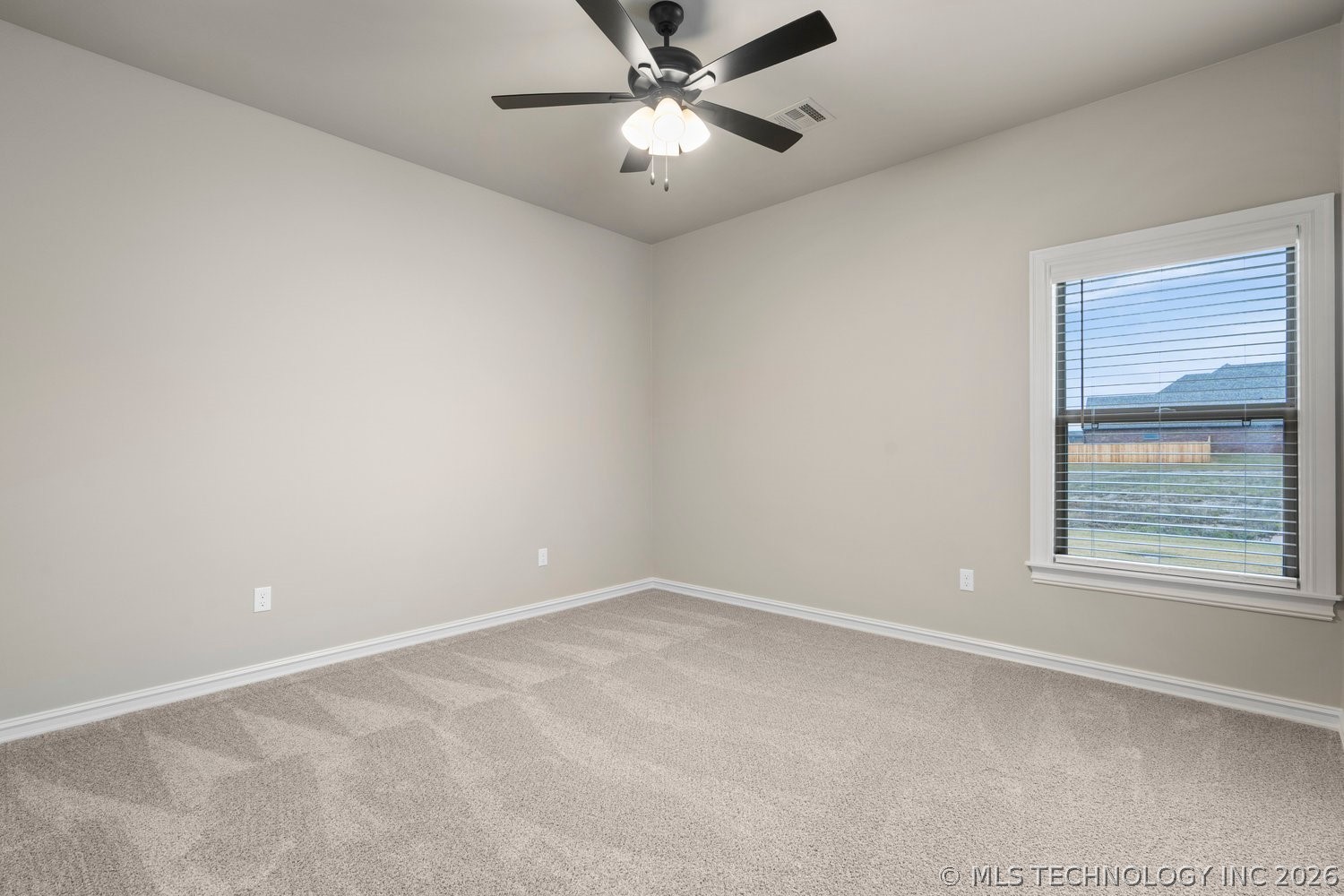 2600 W Twin Oaks Street Property Photo 23