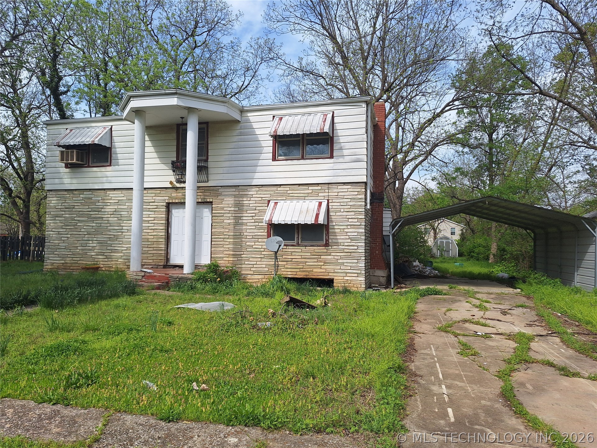 425 W 8th Street Property Photo 2
