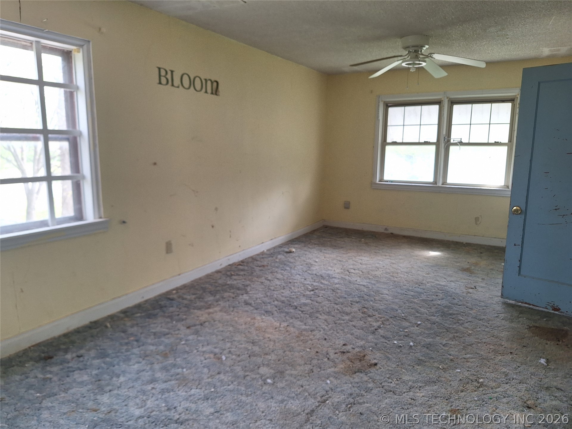425 W 8th Street Property Photo 9