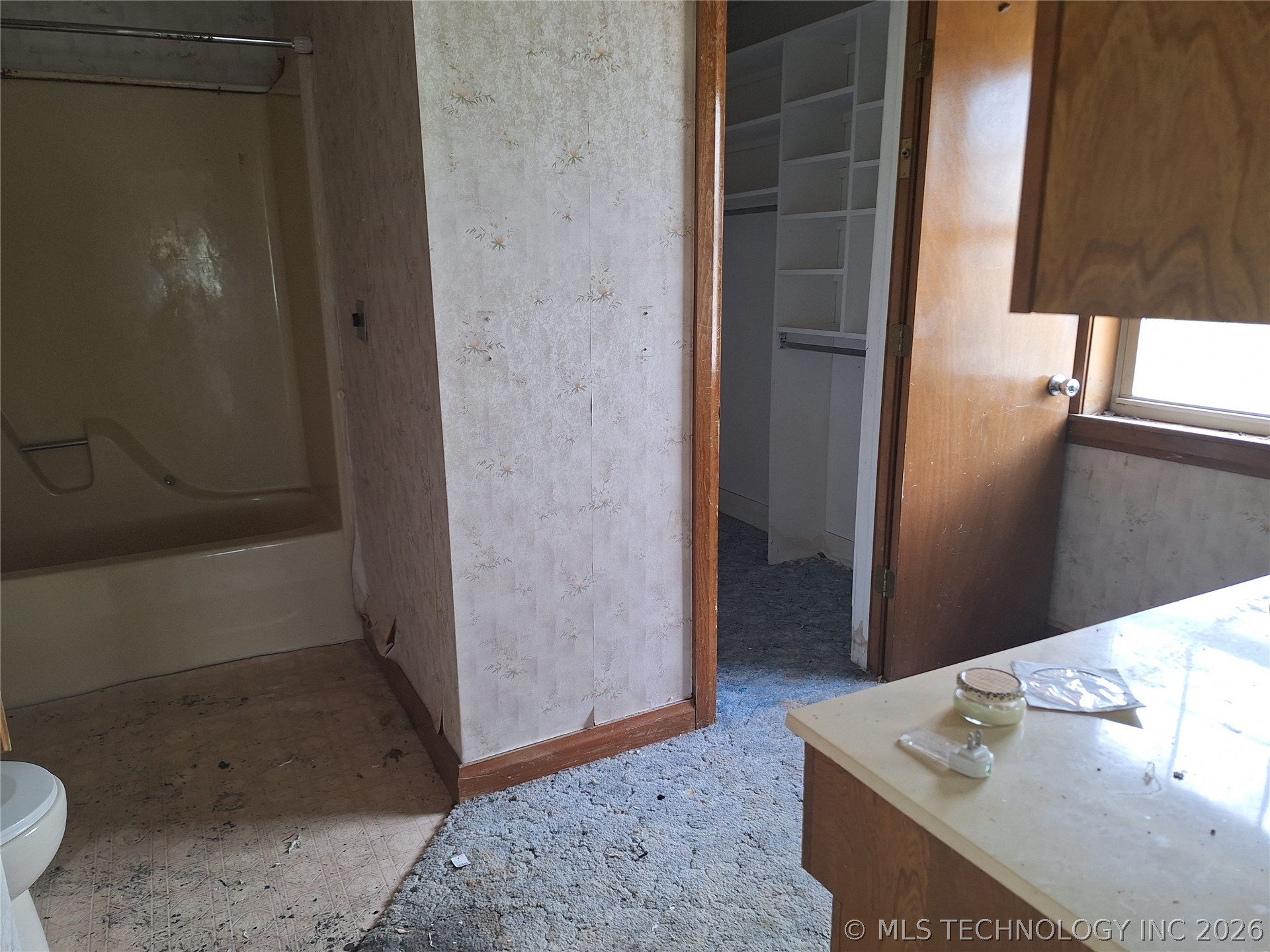 425 W 8th Street Property Photo 10