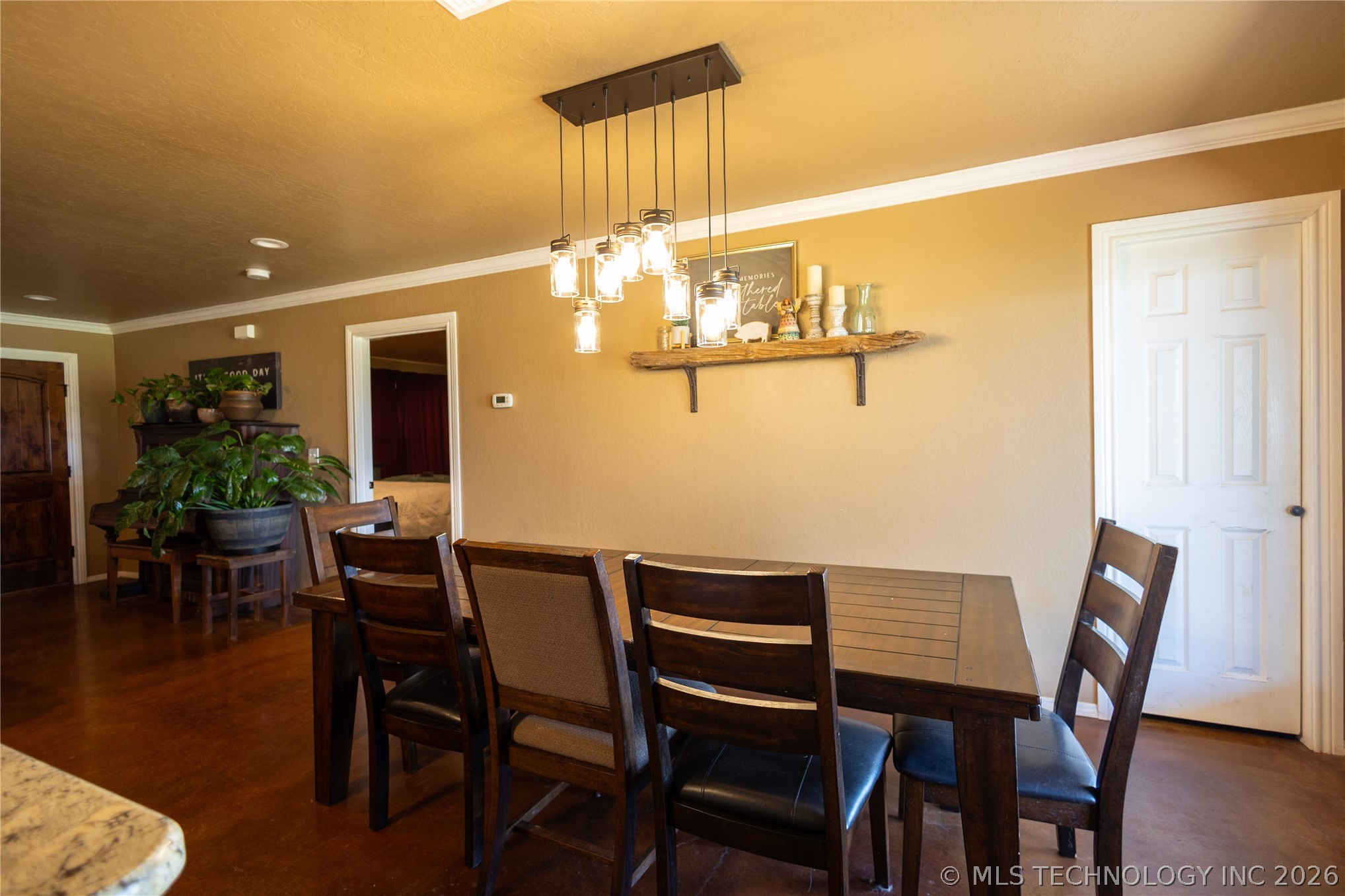 8251 Se Woodlawn Road Property Photo 13