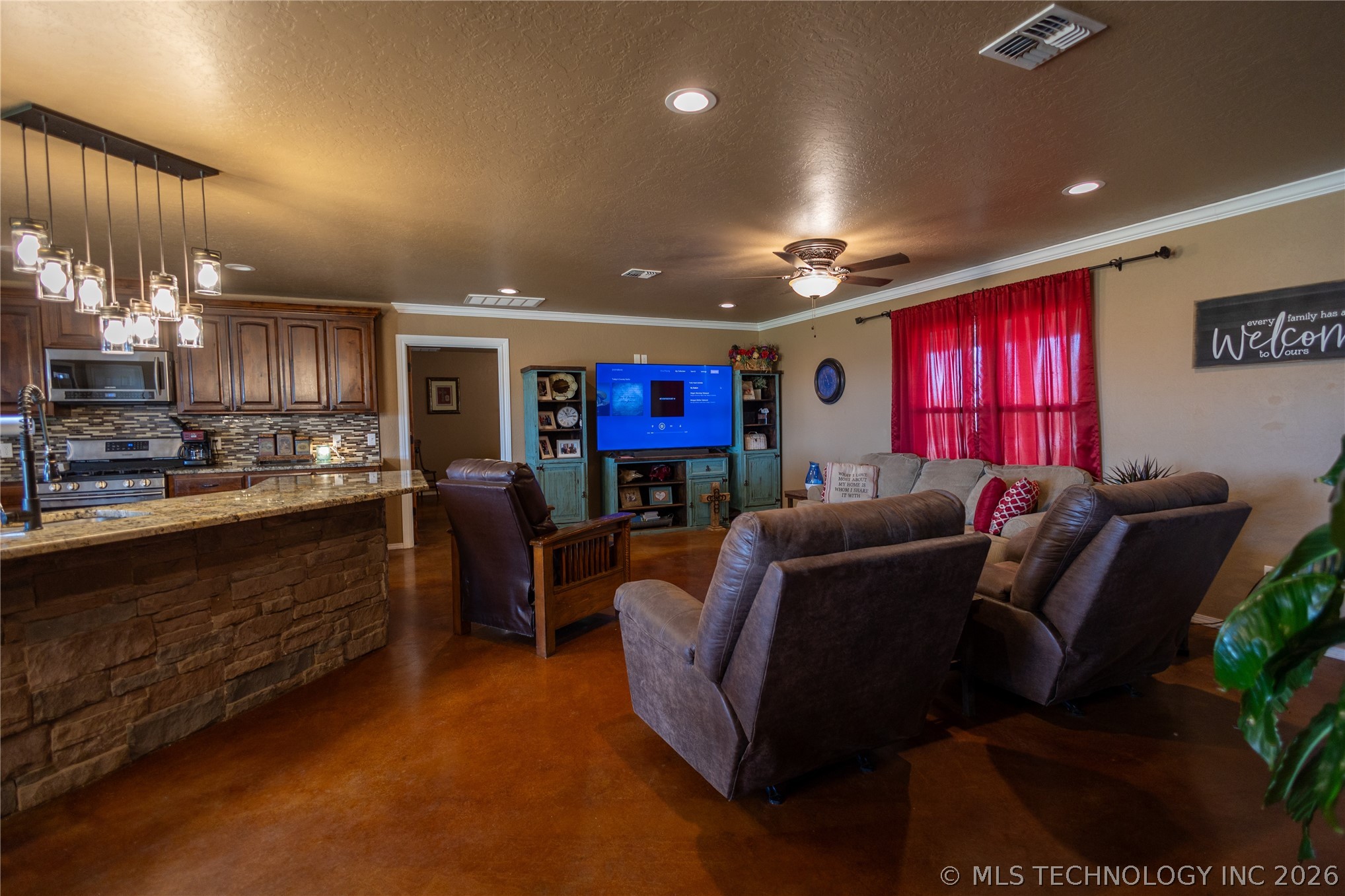 8251 Se Woodlawn Road Property Photo 15