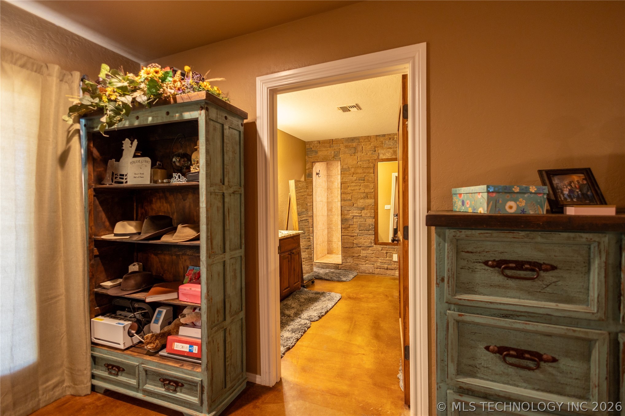 8251 Se Woodlawn Road Property Photo 18