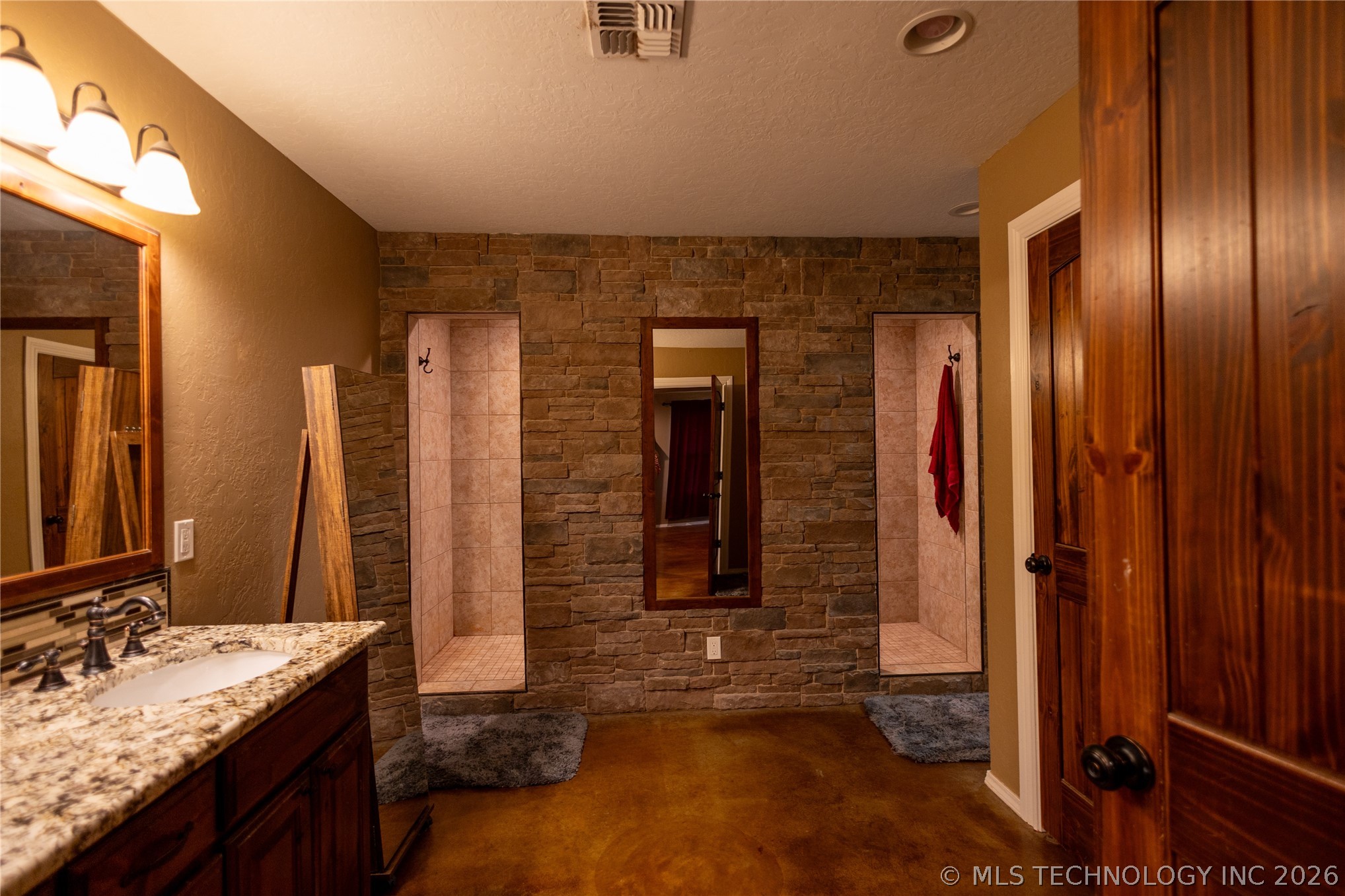 8251 Se Woodlawn Road Property Photo 19