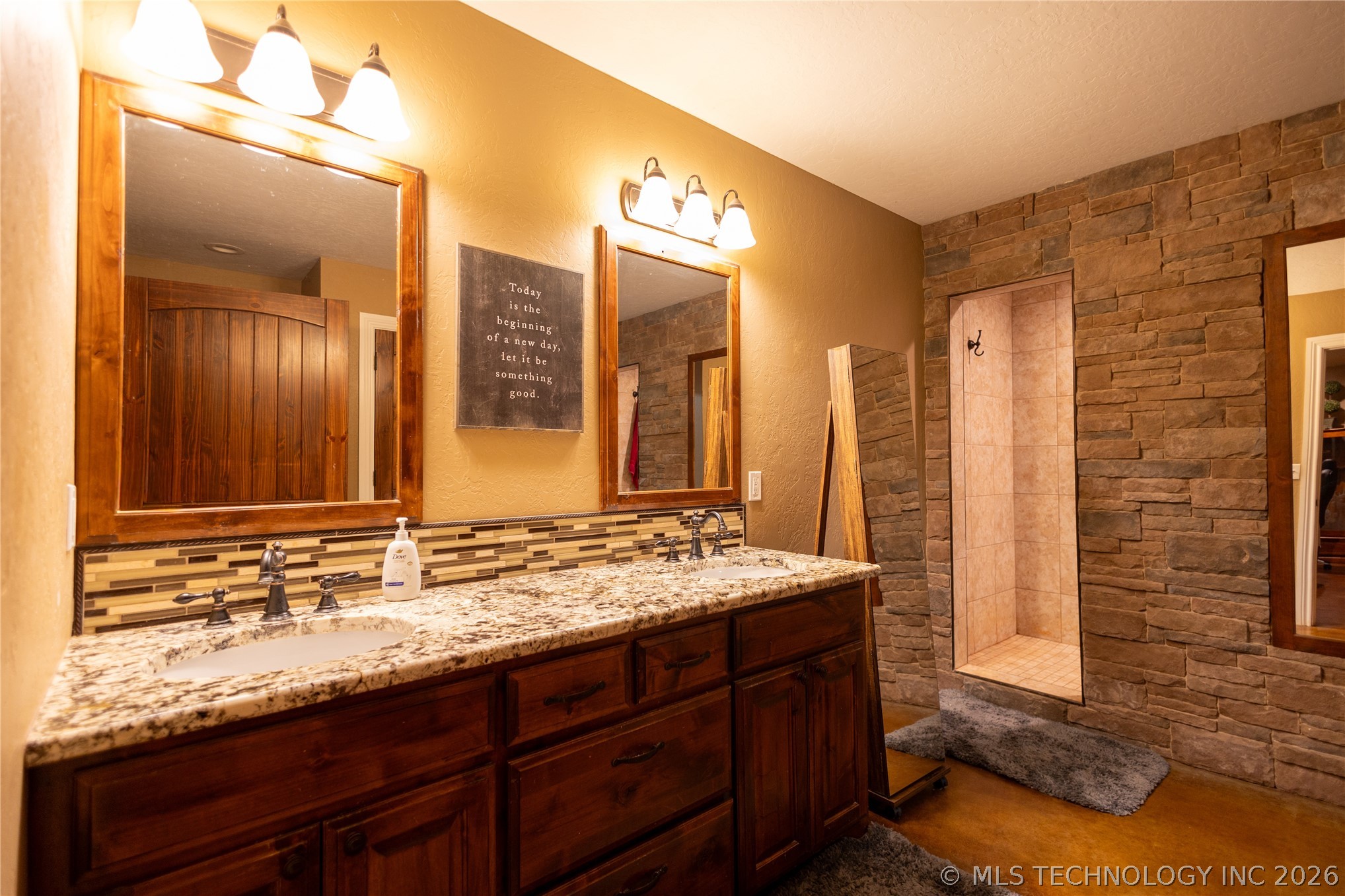 8251 Se Woodlawn Road Property Photo 22