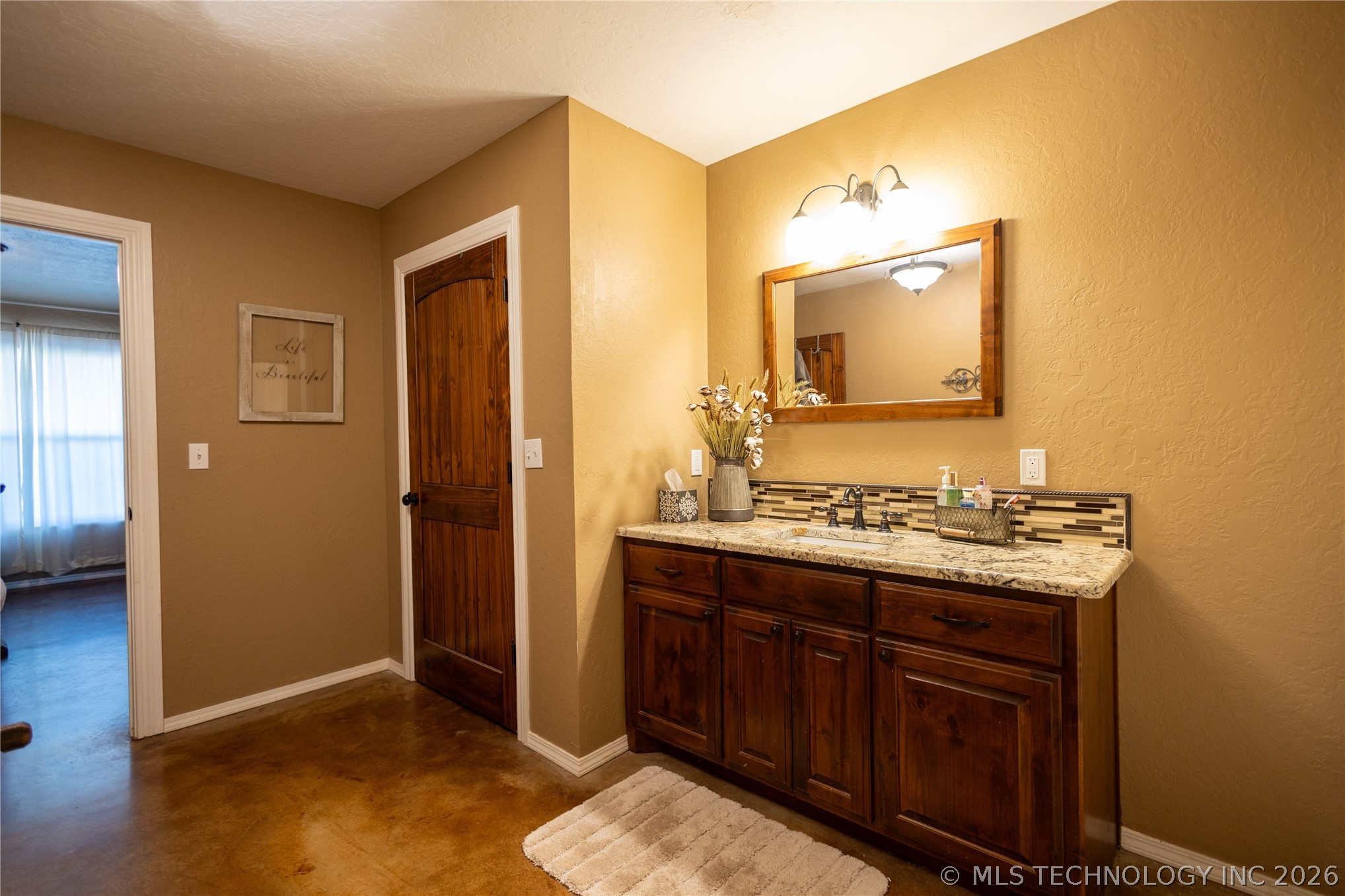 8251 Se Woodlawn Road Property Photo 30
