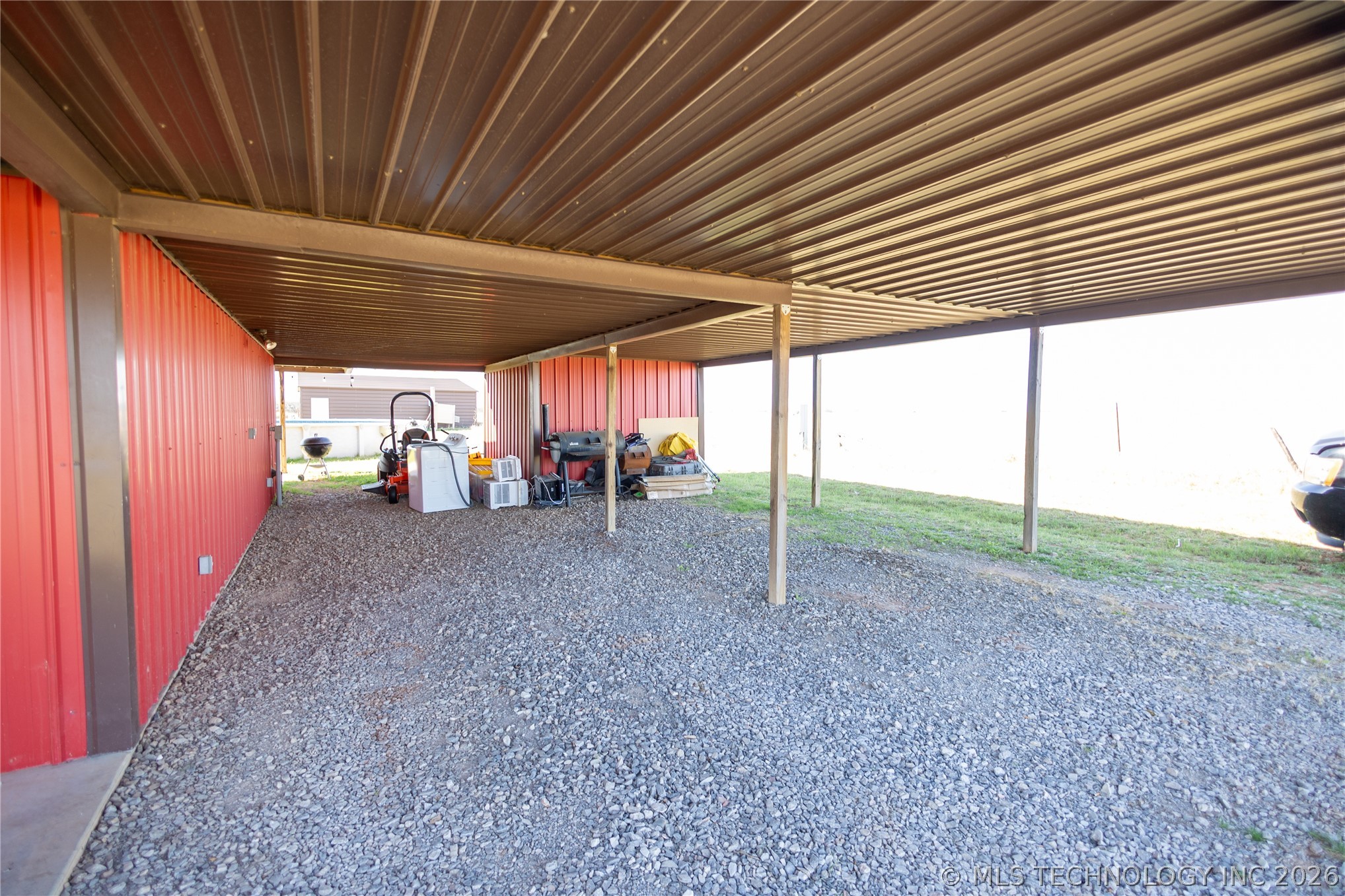 8251 Se Woodlawn Road Property Photo 33