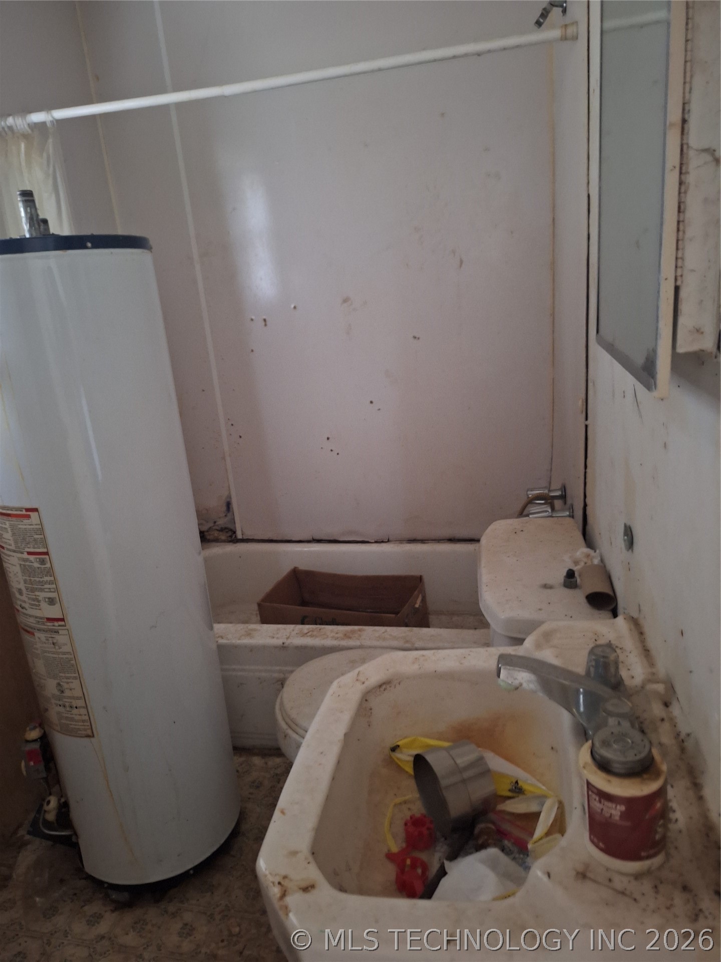 421 W 8th Street Property Photo 4